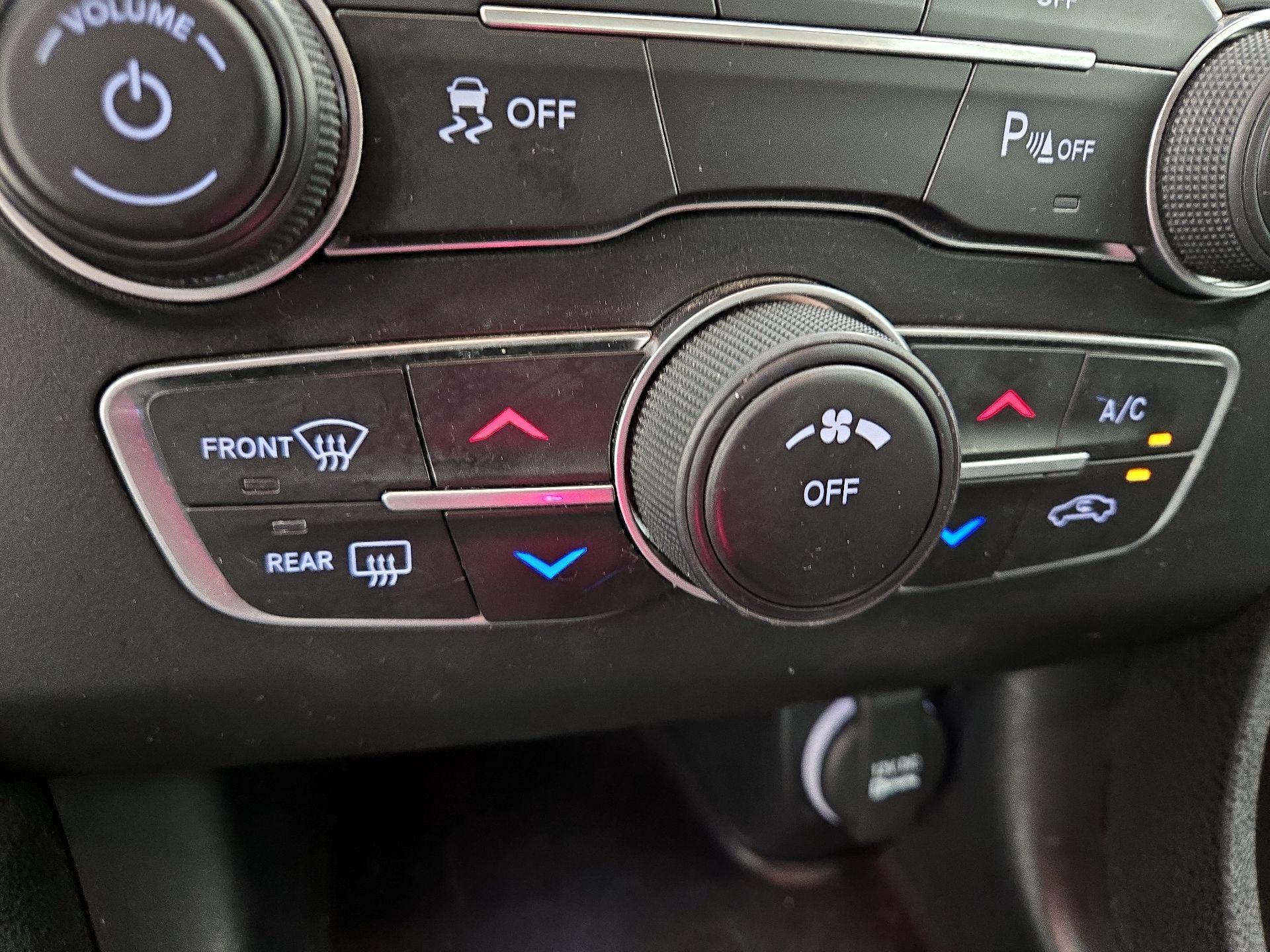 Thumbnail: 2022 Dodge Charger - 16