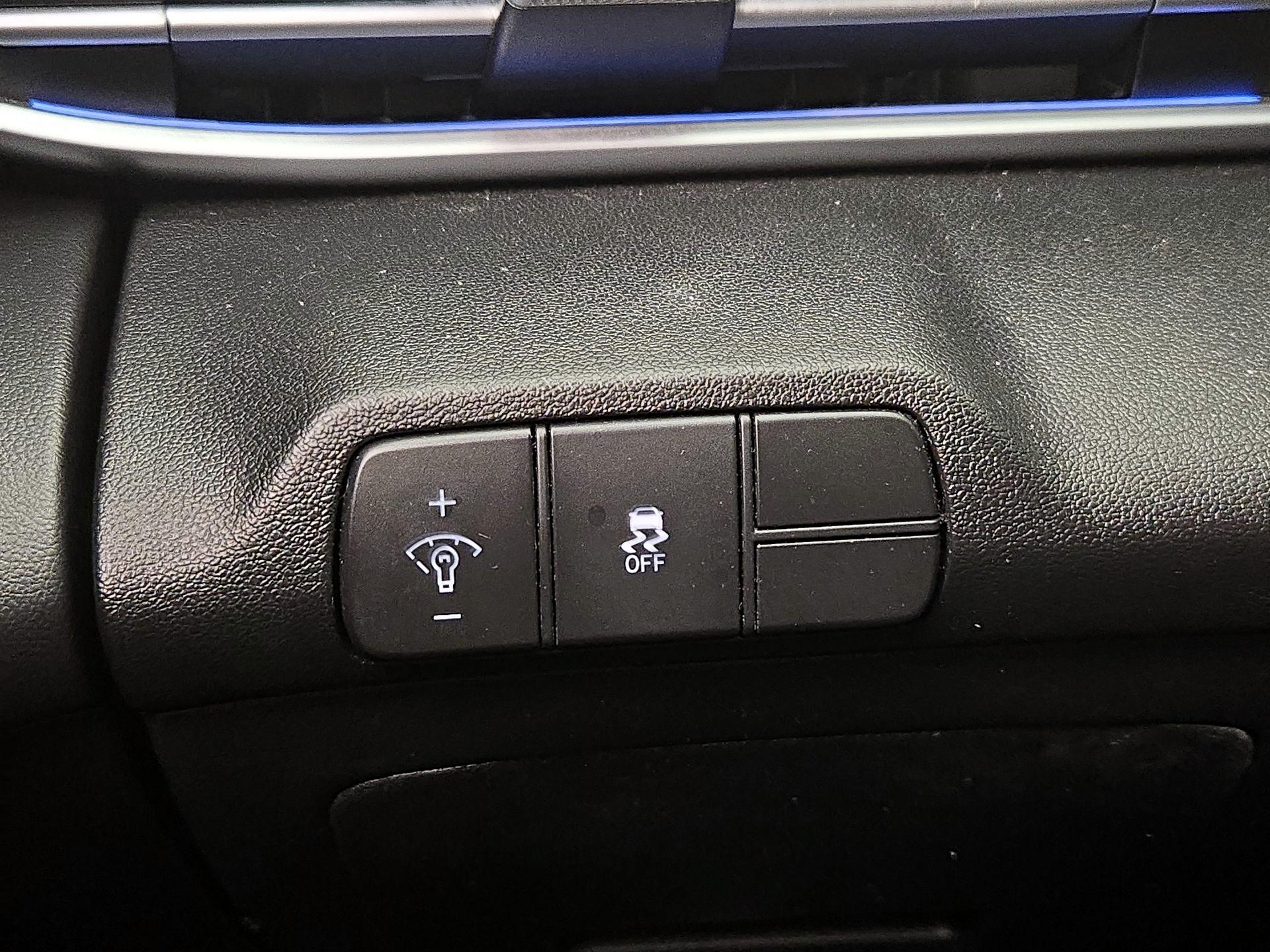 Thumbnail: 2024 Hyundai Elantra - 13