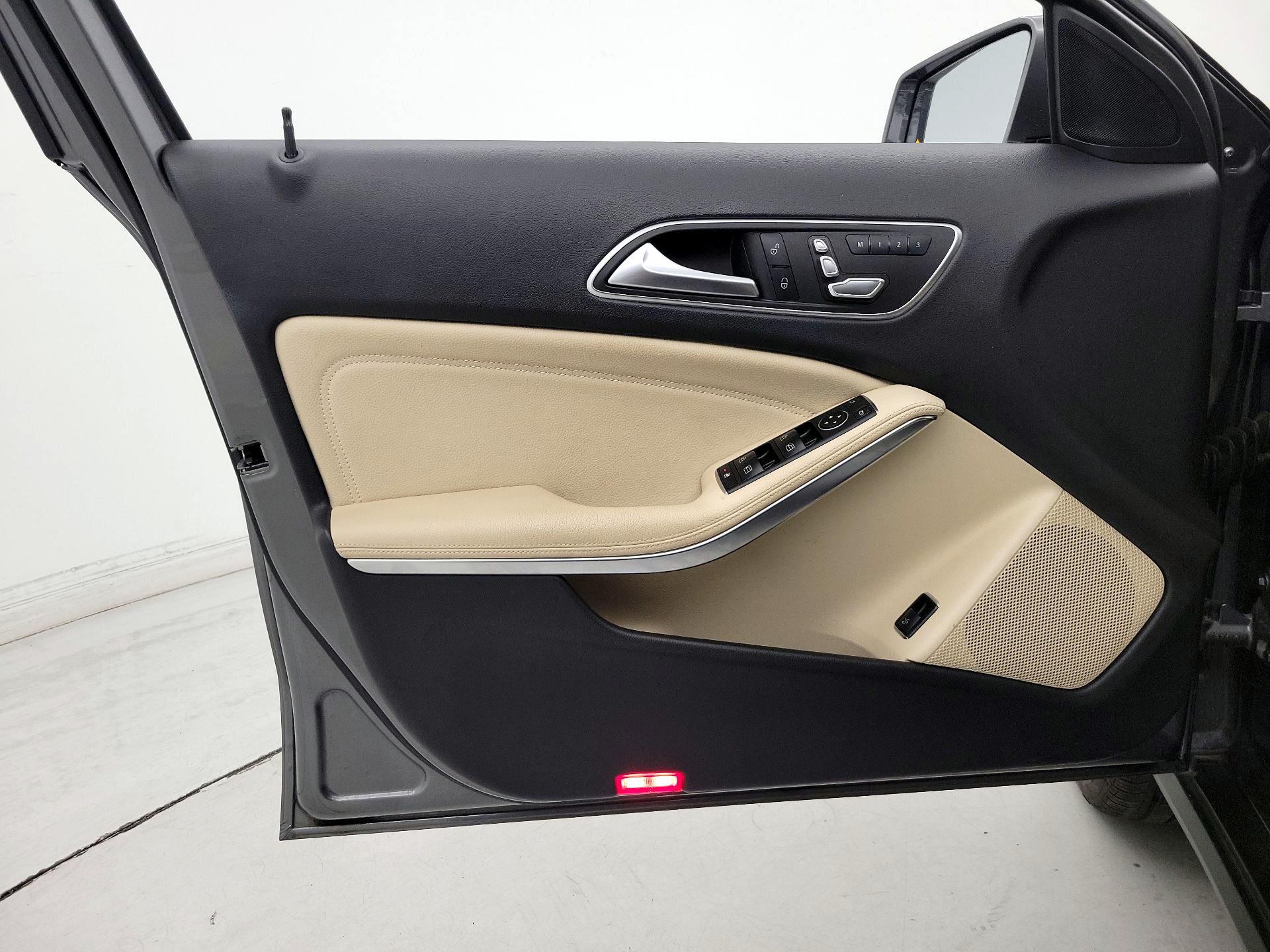 Thumbnail: 2020 Mercedes-Benz GLA - 12