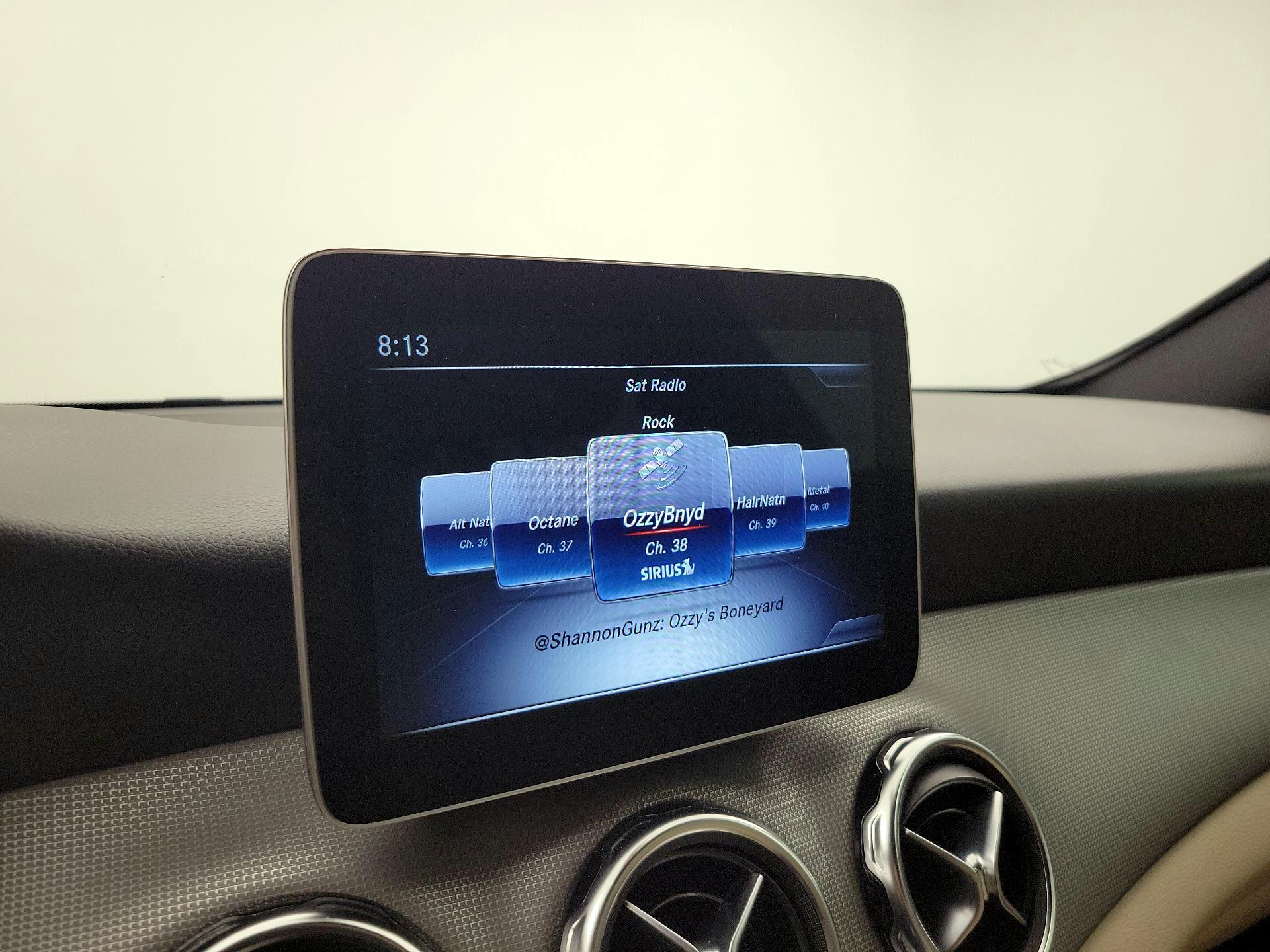 Thumbnail: 2020 Mercedes-Benz GLA - 16