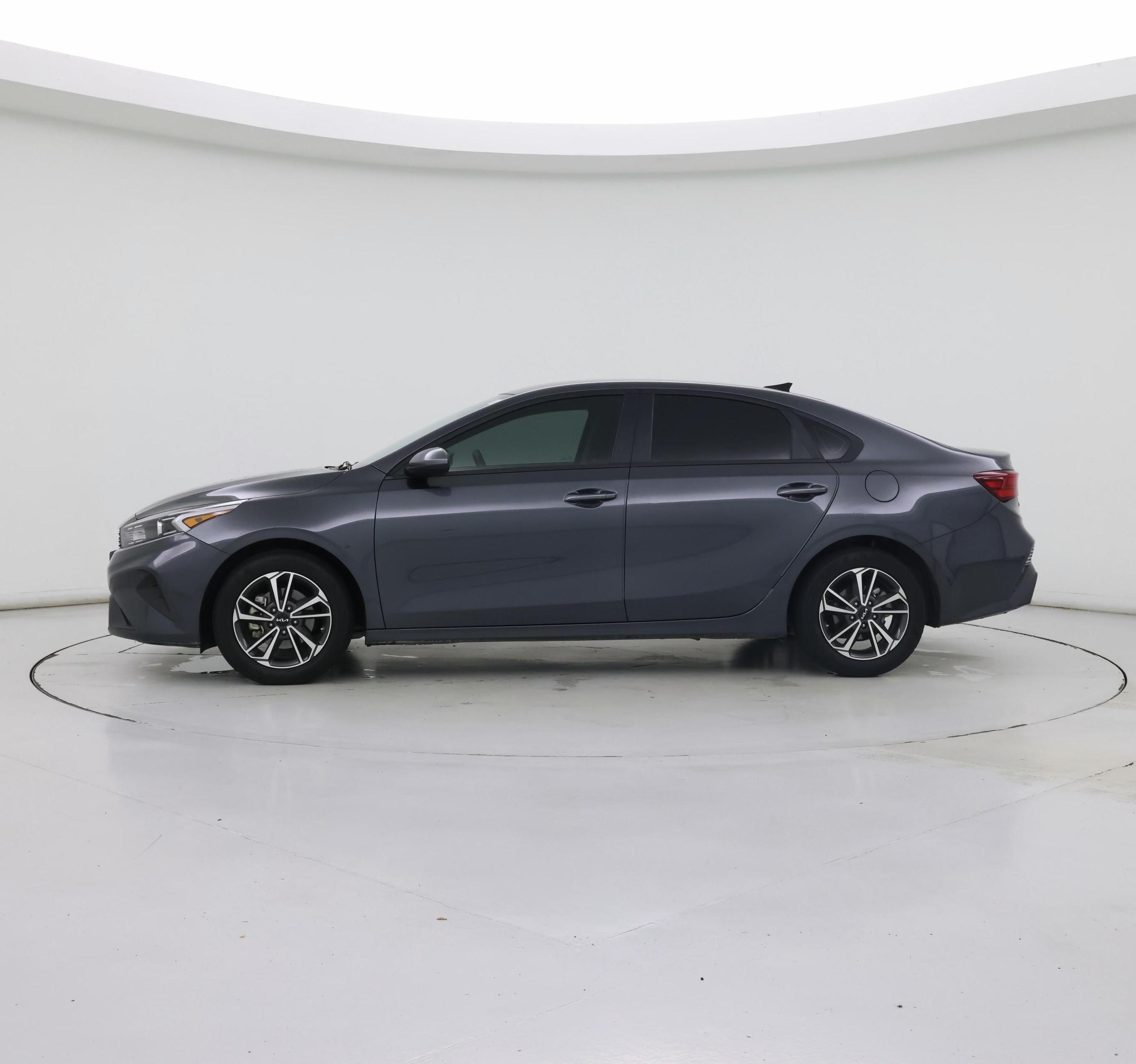 Thumbnail: 2023 Kia Forte - 3