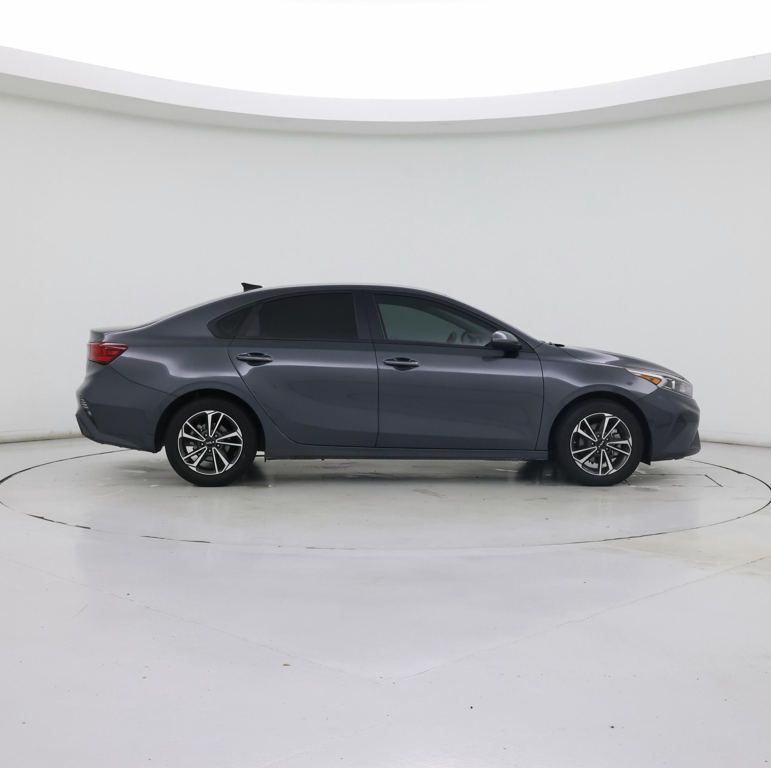 Thumbnail: 2023 Kia Forte - 7