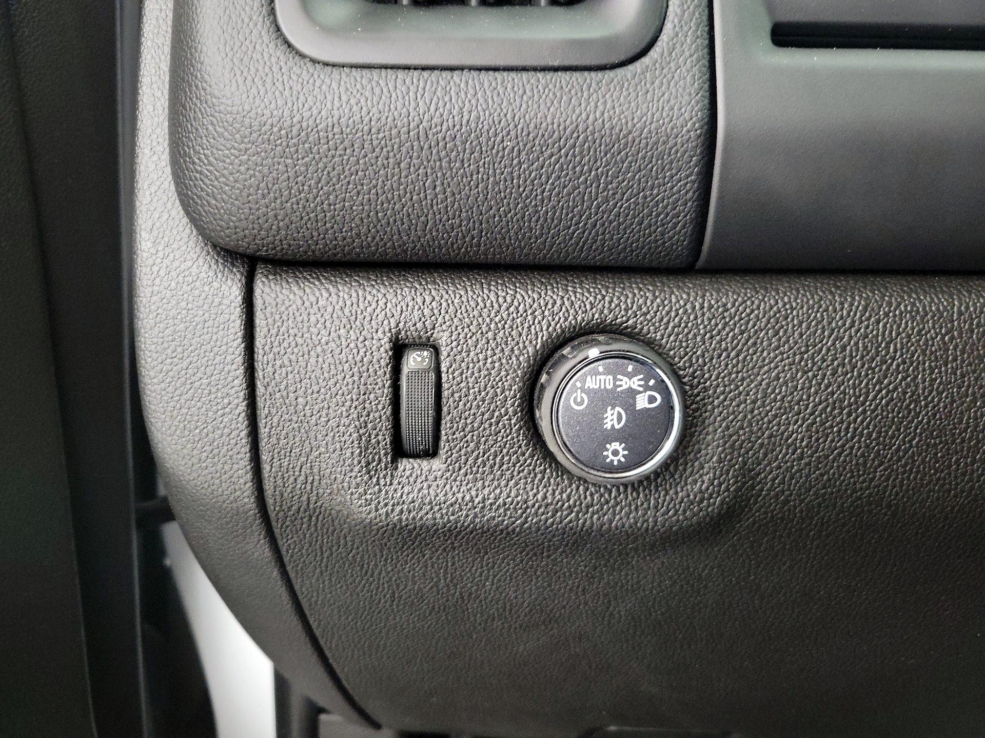 Thumbnail: 2021 Chevrolet Colorado - 13