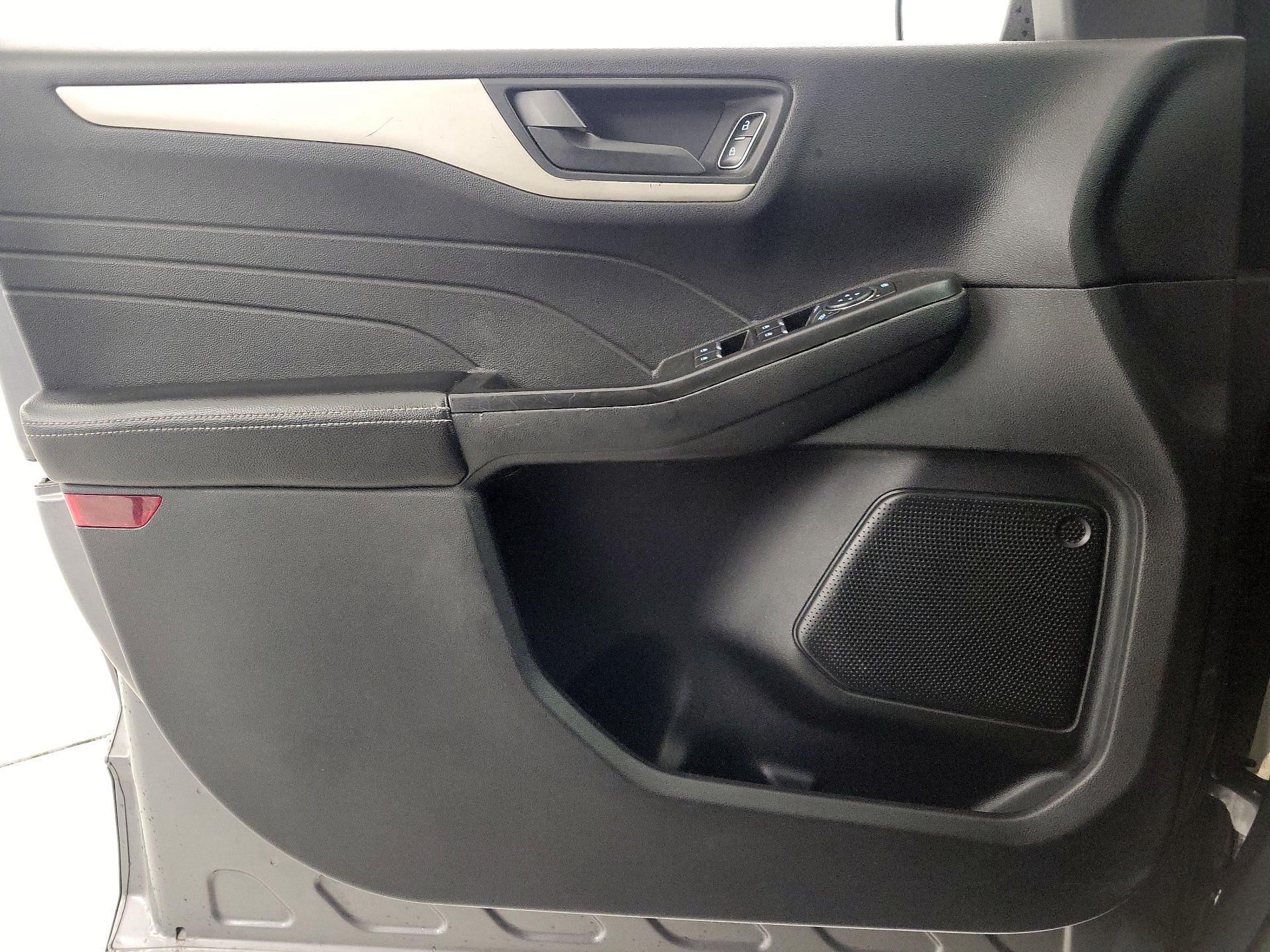 Thumbnail: 2022 Ford Escape - 12