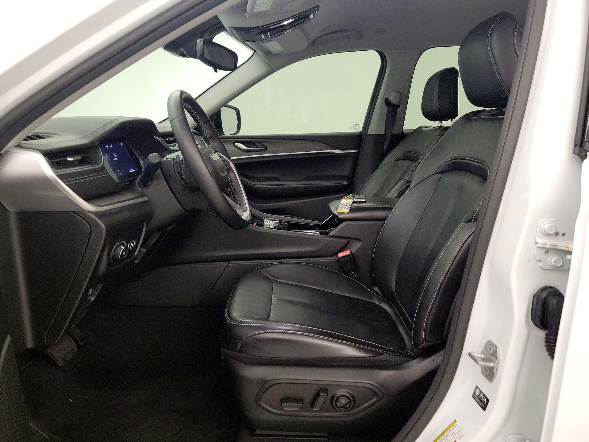 Thumbnail: 2022 Jeep Grand Cherokee - 11