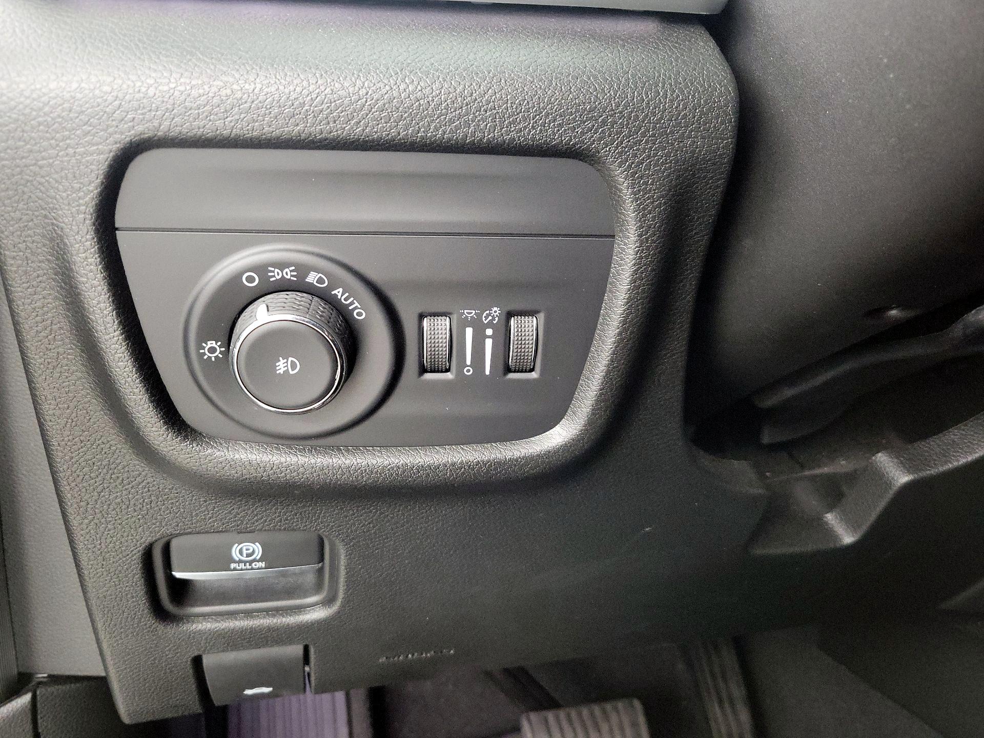 Thumbnail: 2022 Jeep Grand Cherokee - 13