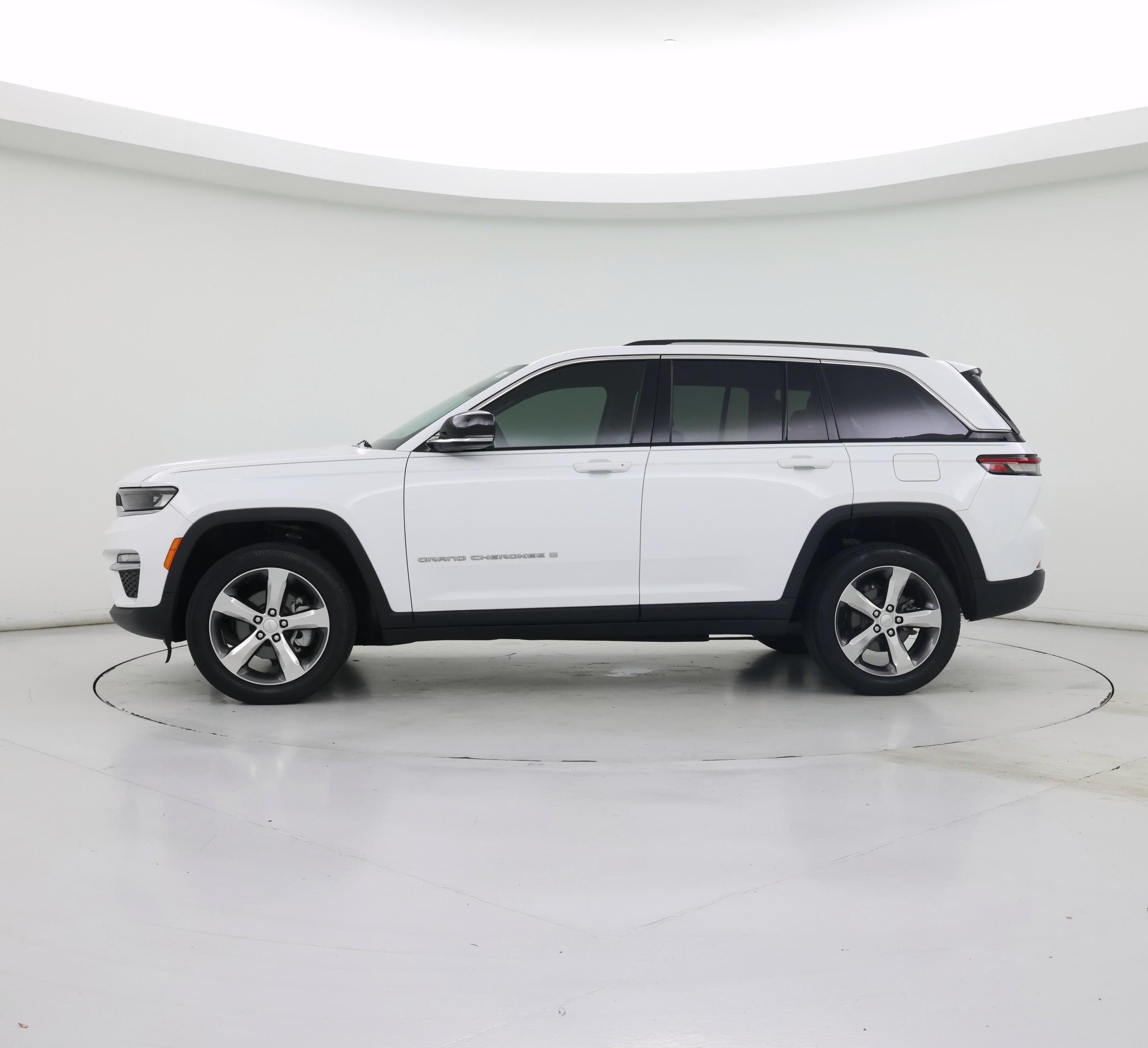 Thumbnail: 2022 Jeep Grand Cherokee - 3