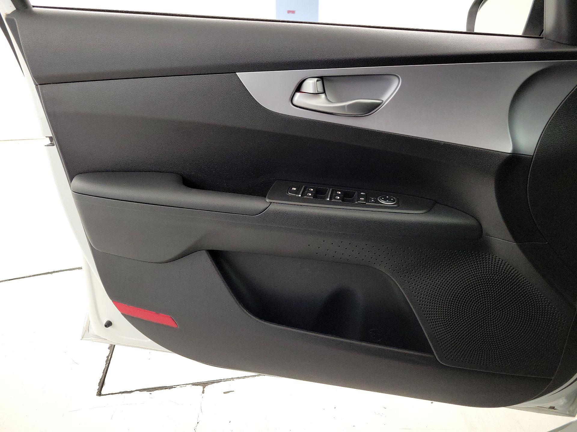 Thumbnail: 2024 Kia Forte - 12