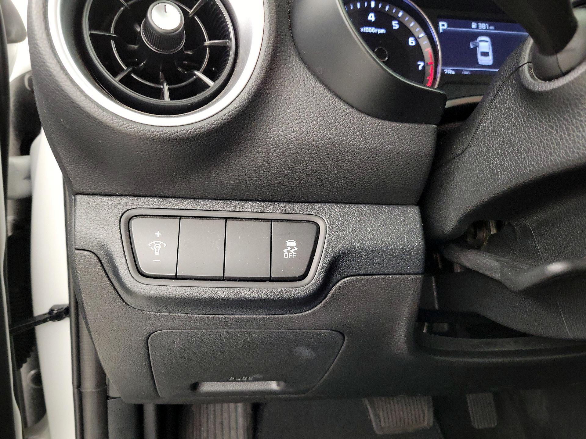 Thumbnail: 2024 Kia Forte - 13