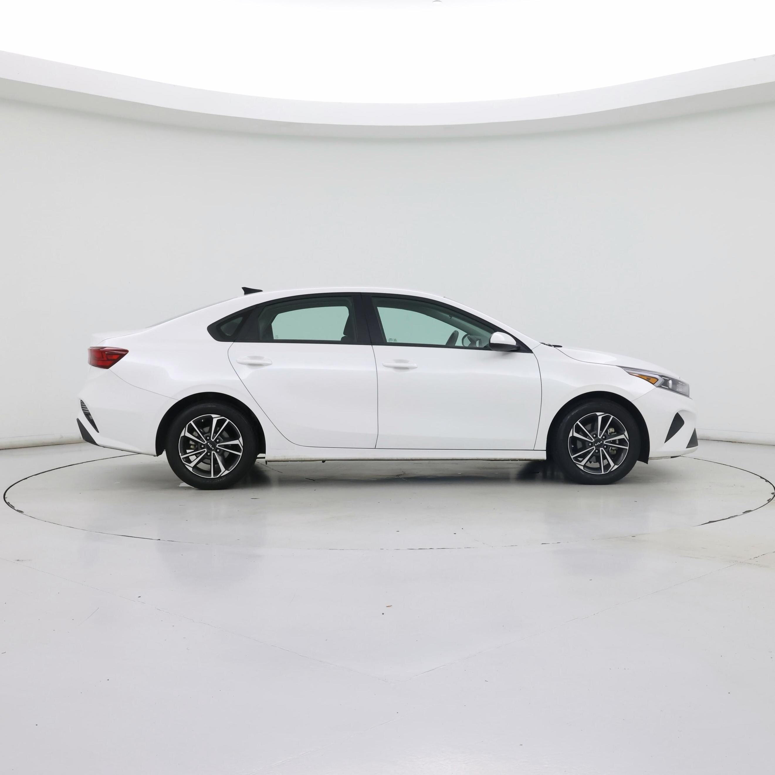 Thumbnail: 2024 Kia Forte - 7