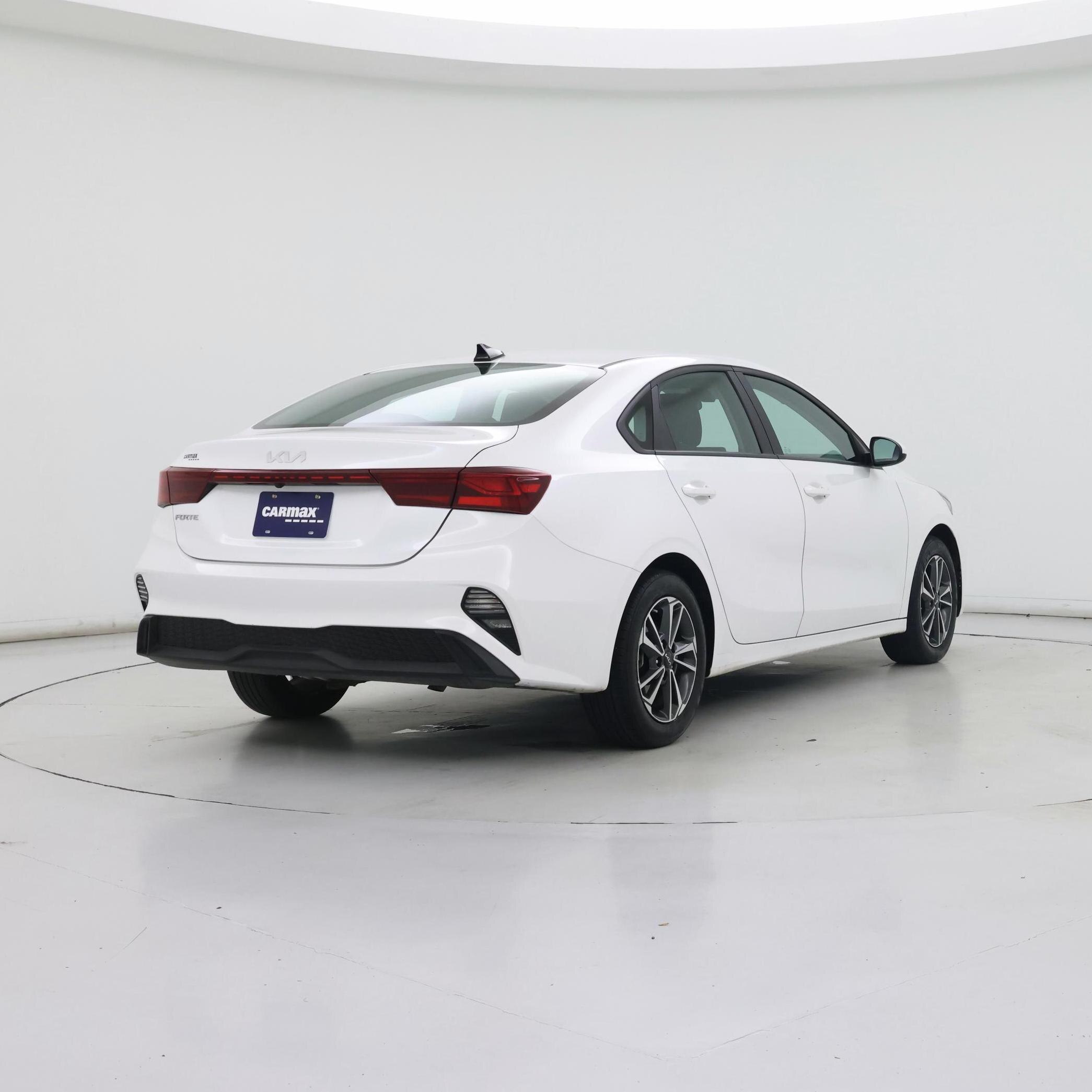 Thumbnail: 2024 Kia Forte - 8