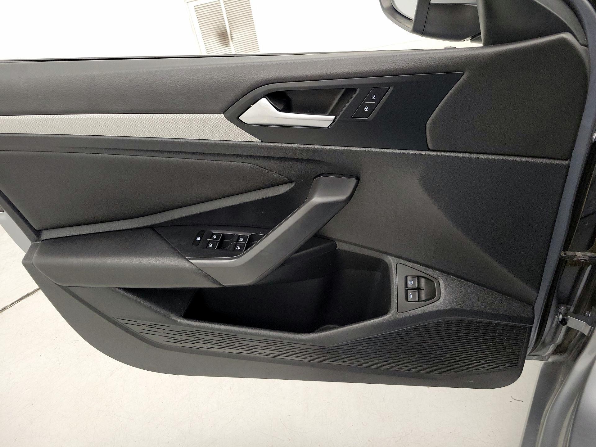 Thumbnail: 2021 Volkswagen Jetta - 12