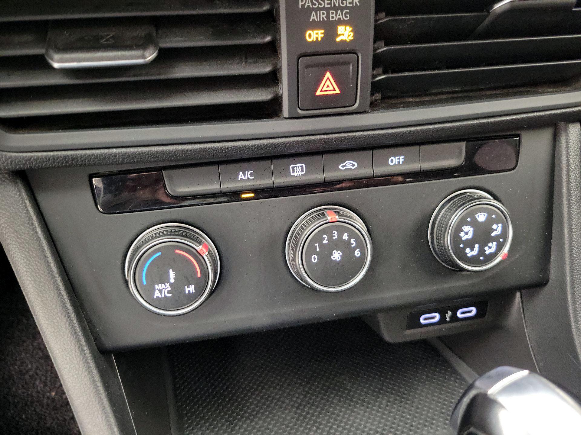 Thumbnail: 2021 Volkswagen Jetta - 16