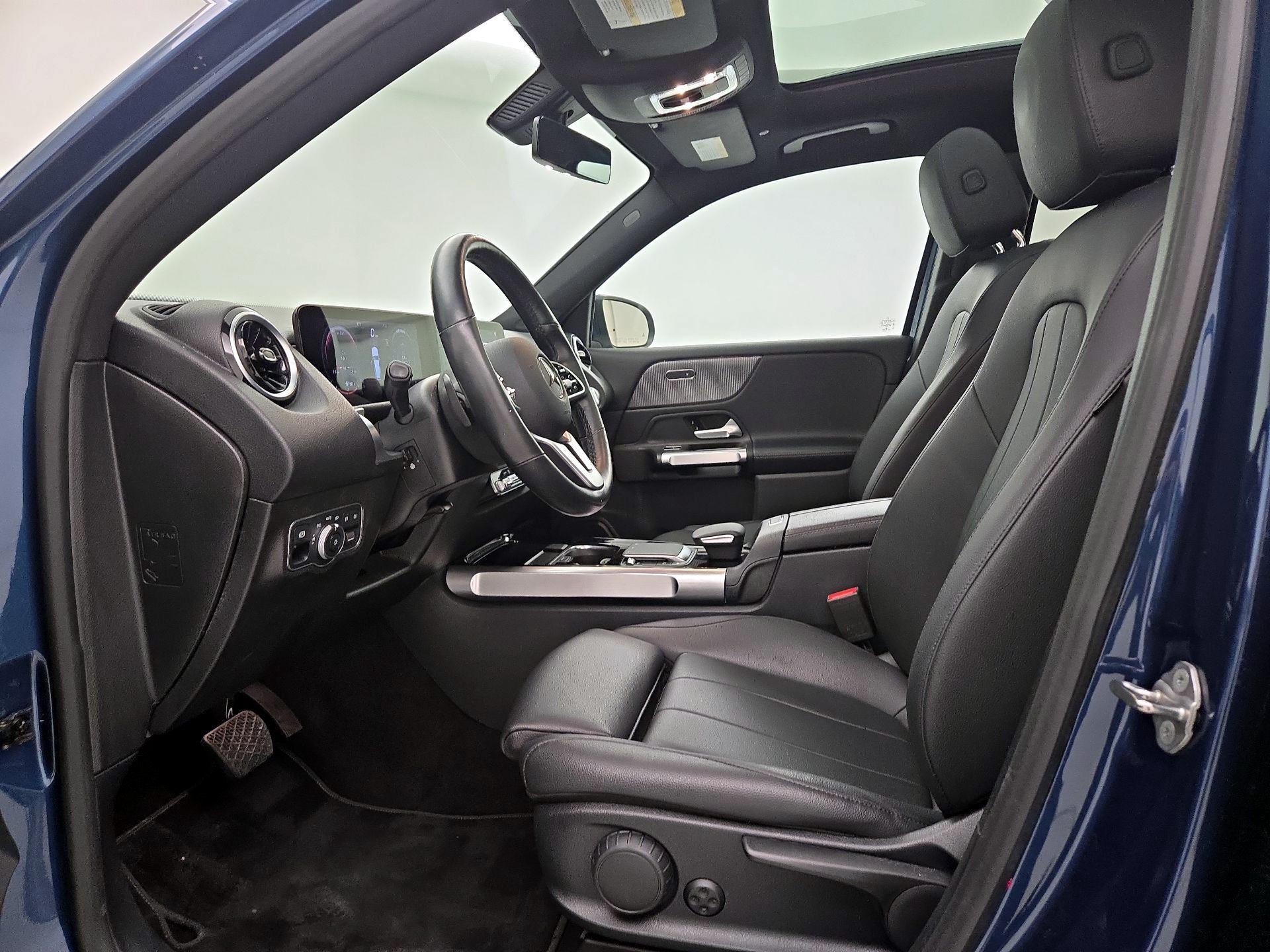 Thumbnail: 2022 Mercedes-Benz GLB - 11