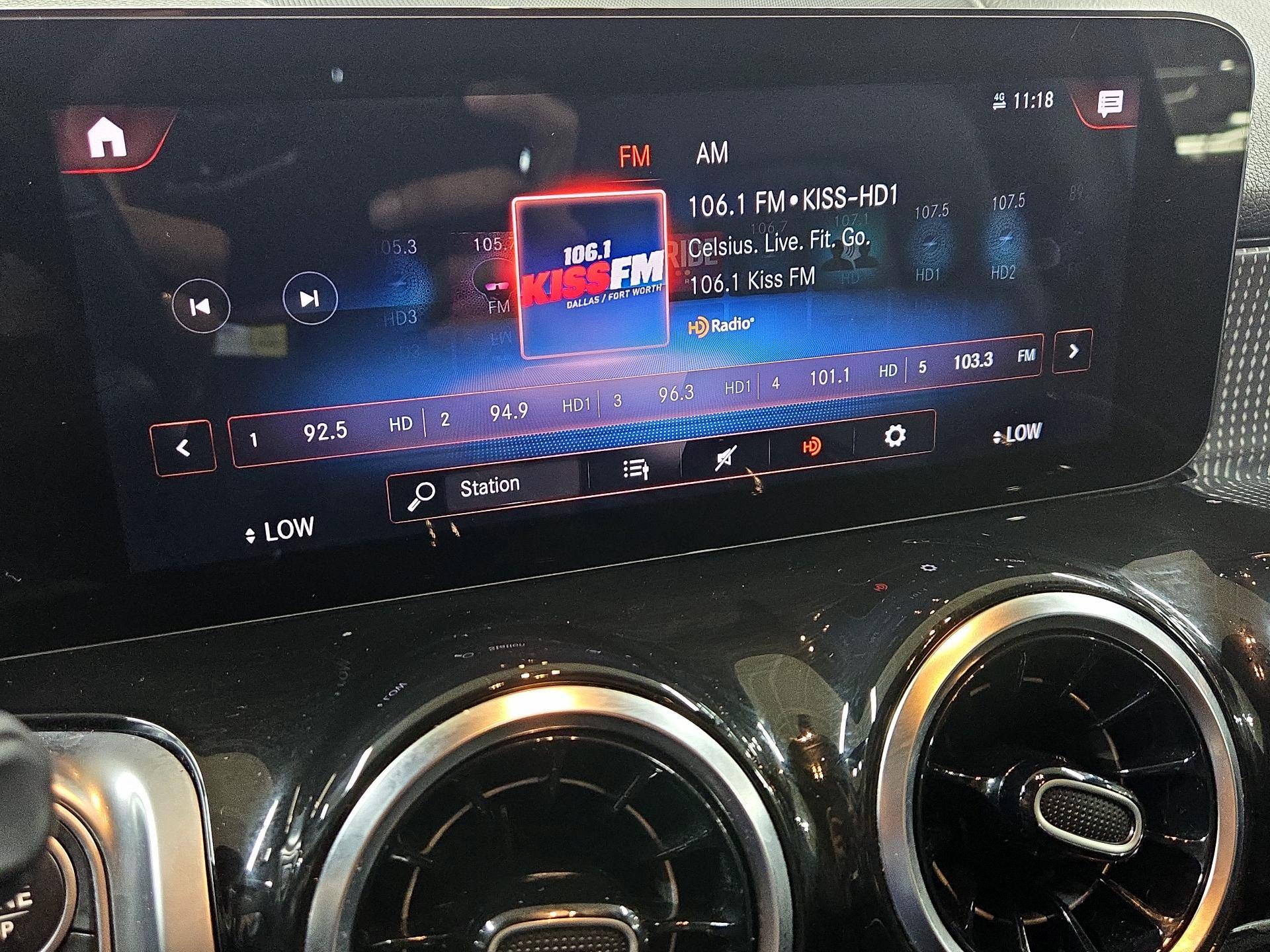 Thumbnail: 2022 Mercedes-Benz GLB - 15