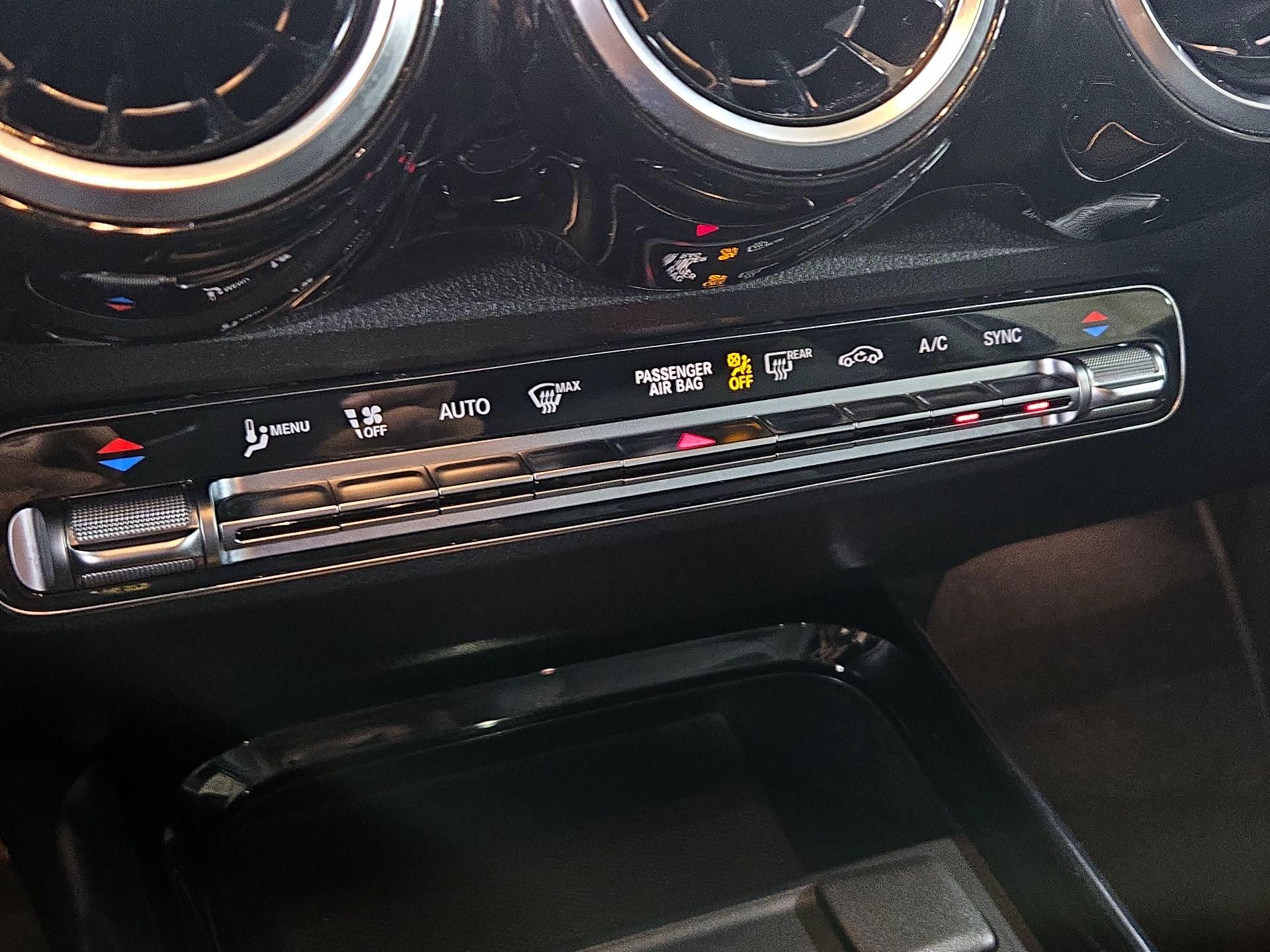 Thumbnail: 2022 Mercedes-Benz GLB - 16