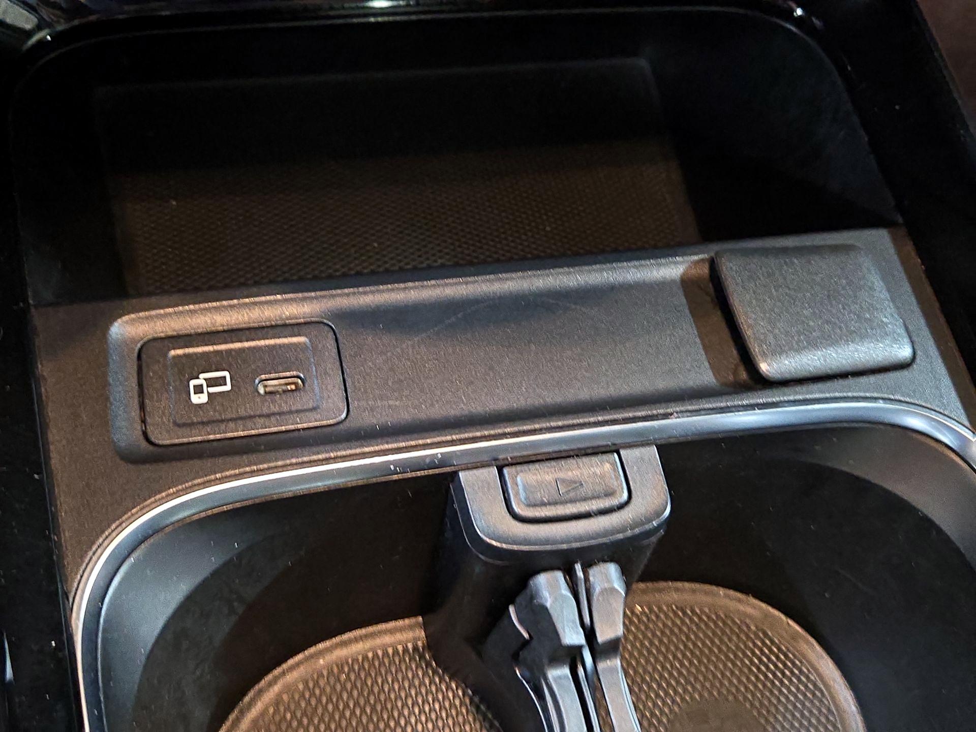 Thumbnail: 2022 Mercedes-Benz GLB - 18