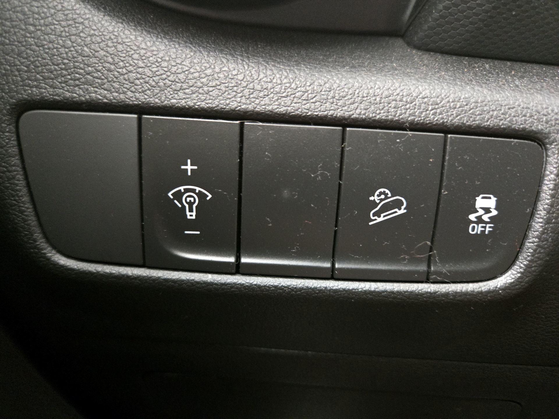 Thumbnail: 2022 Hyundai Kona - 13