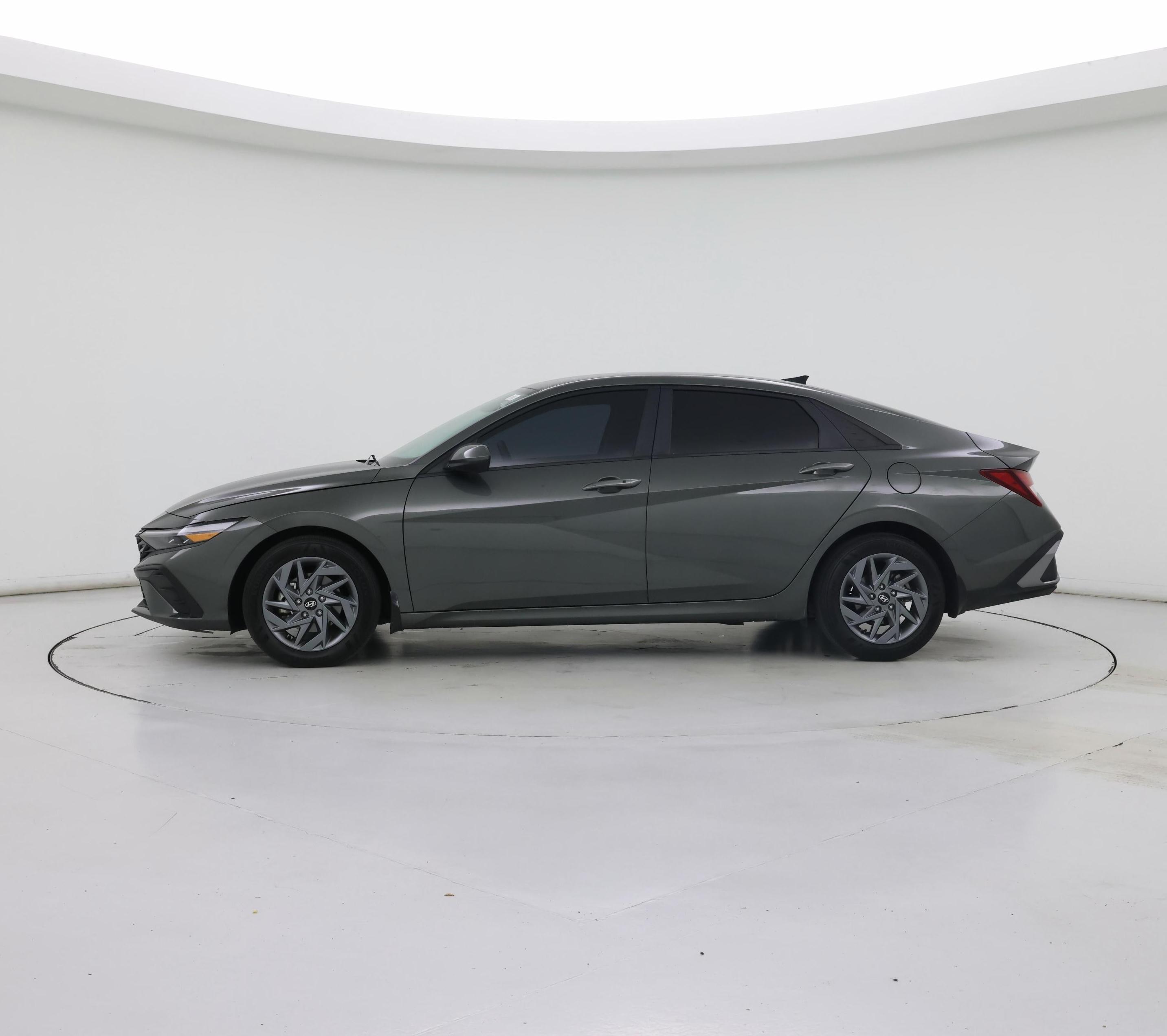 Thumbnail: 2024 Hyundai Elantra - 3
