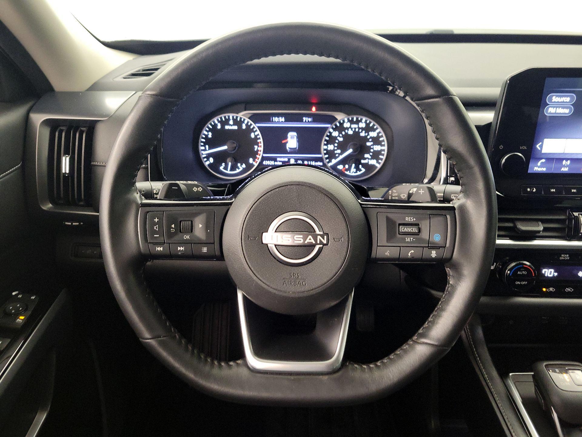 Thumbnail: 2023 Nissan Pathfinder - 10