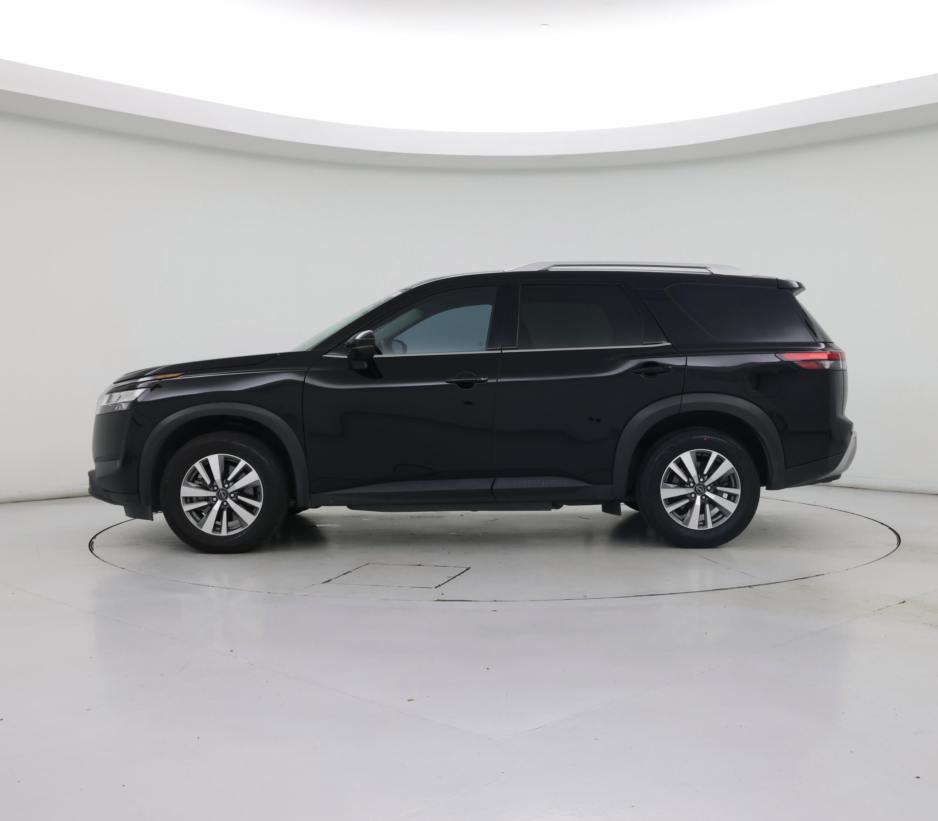 Thumbnail: 2023 Nissan Pathfinder - 3