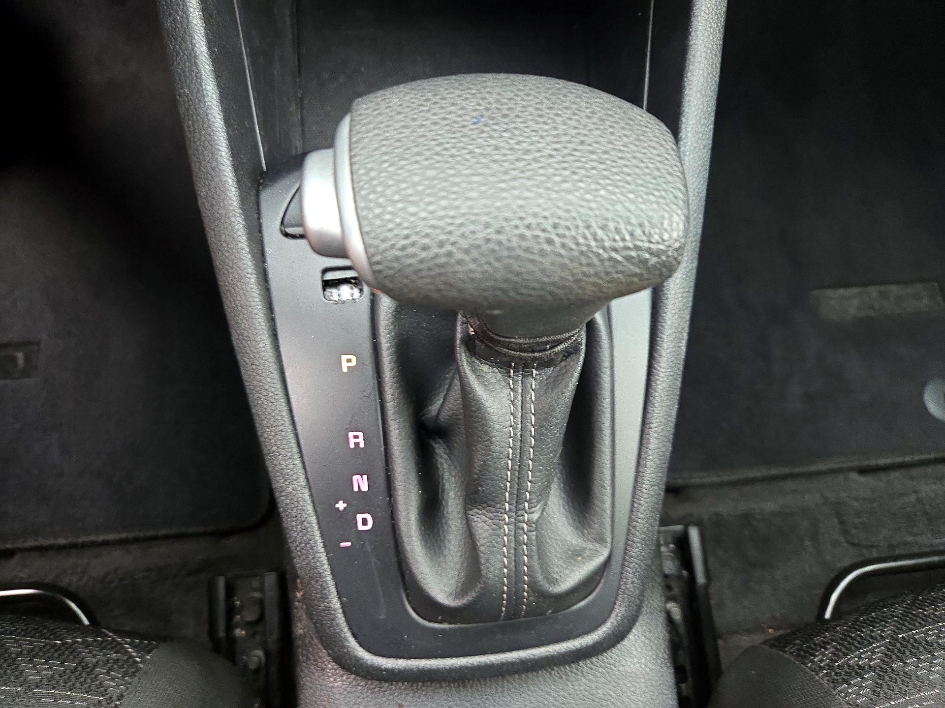 Thumbnail: 2023 Kia Rio - 16