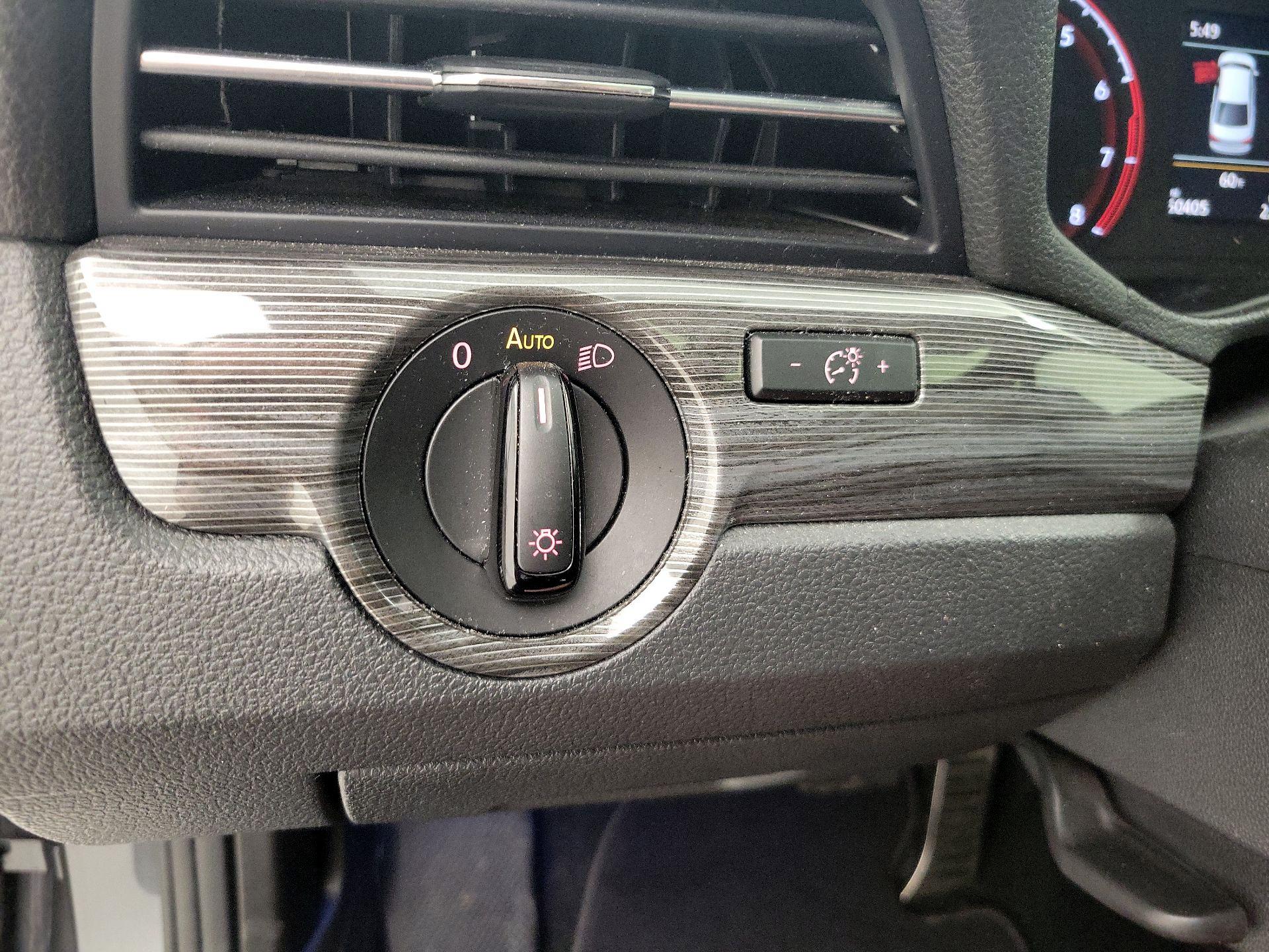 Thumbnail: 2022 Volkswagen Passat - 13