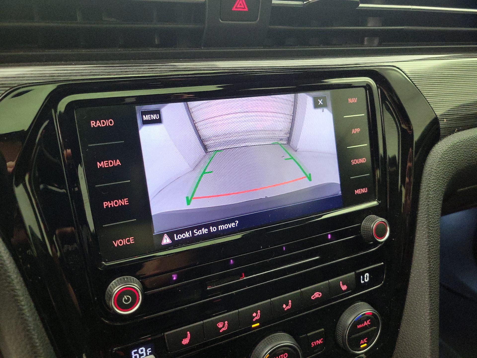 Thumbnail: 2022 Volkswagen Passat - 14