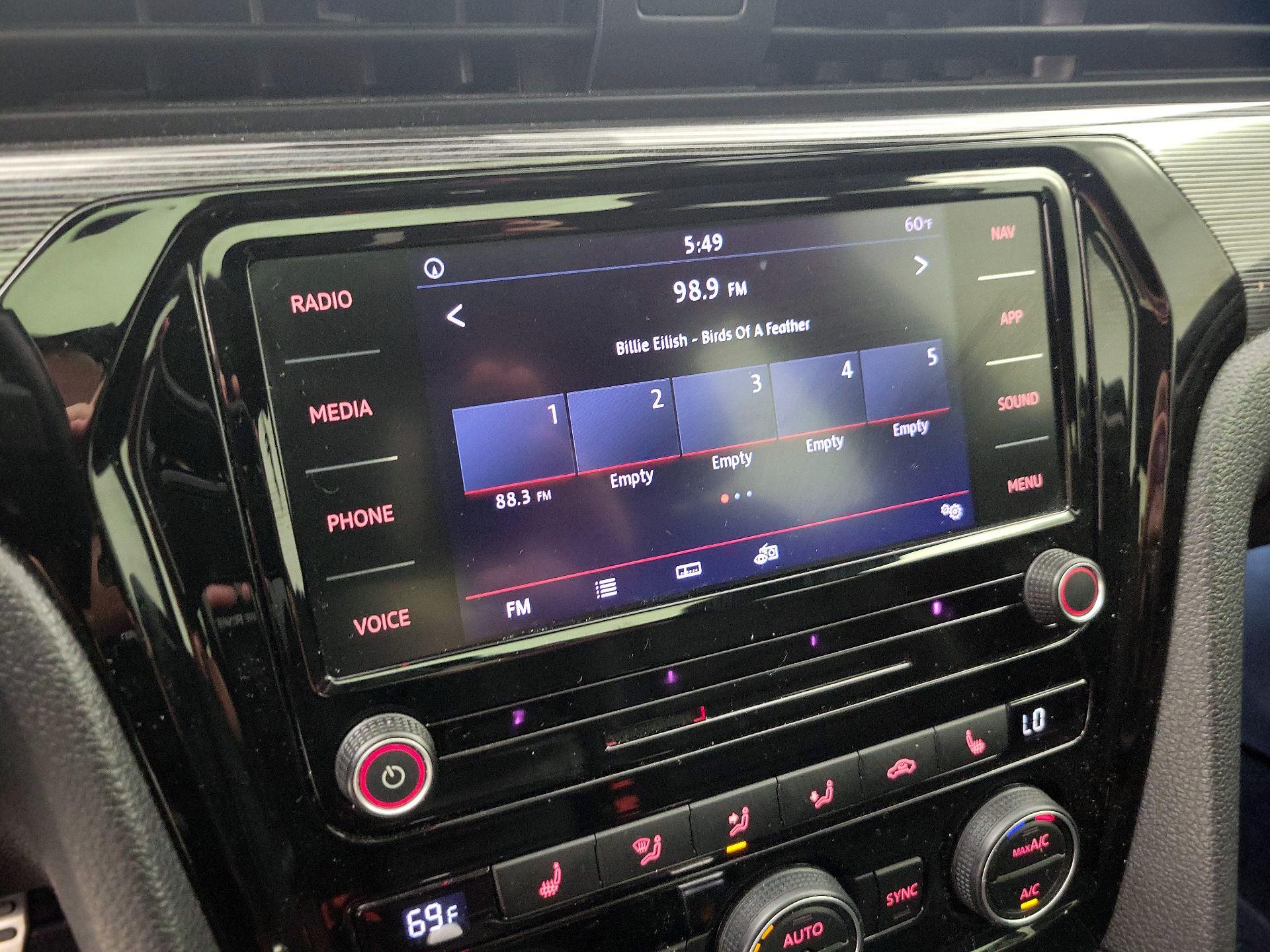 Thumbnail: 2022 Volkswagen Passat - 15