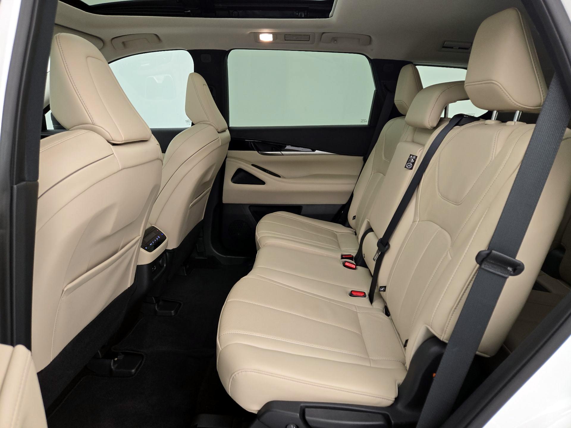 Thumbnail: 2023 INFINITI QX60 - 20