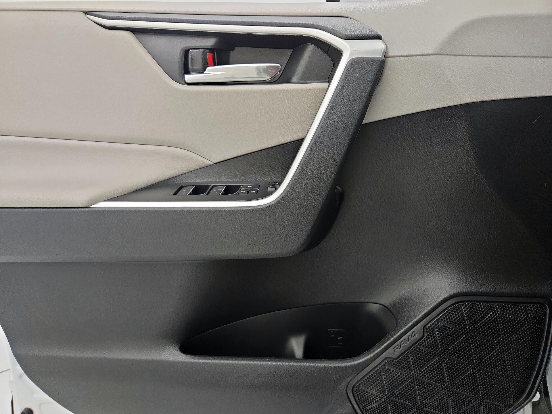 Thumbnail: 2023 Toyota RAV4 - 12
