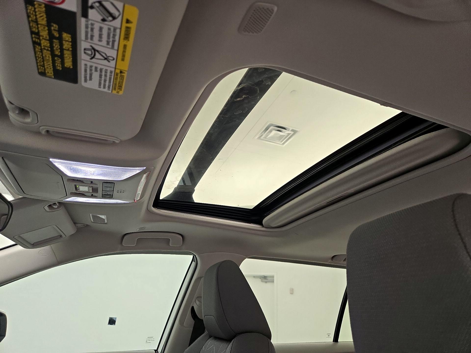 Thumbnail: 2023 Toyota RAV4 - 19
