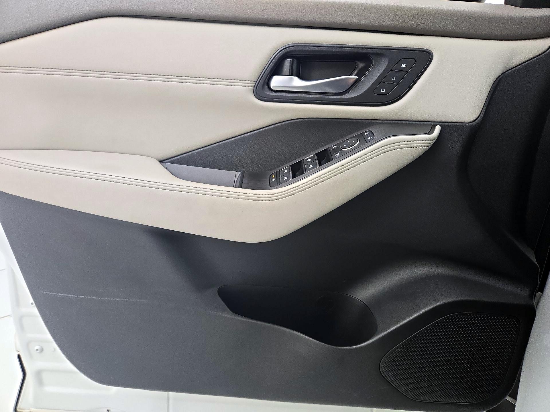 Thumbnail: 2023 Nissan Rogue - 12