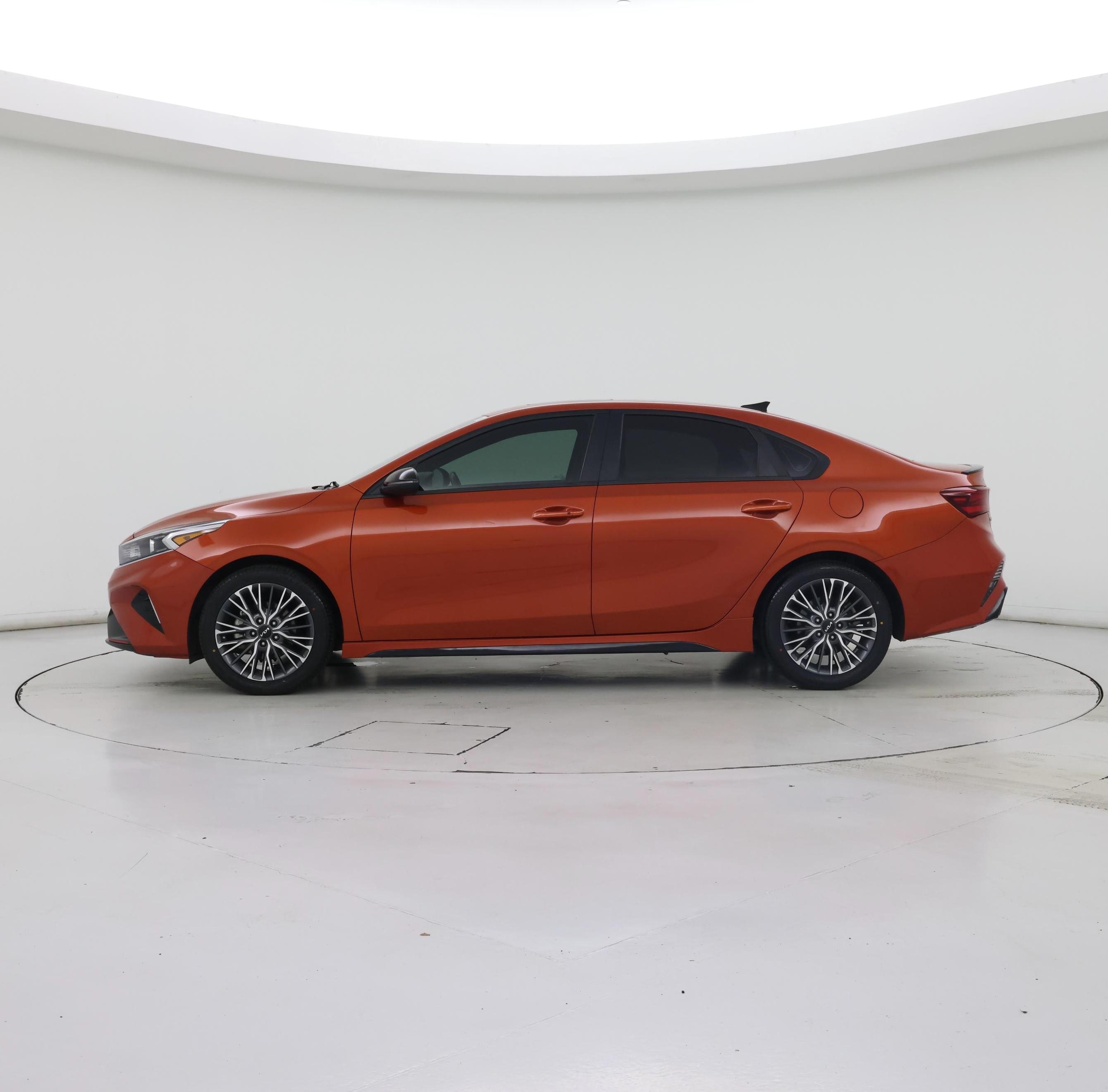 Thumbnail: 2023 Kia Forte - 3