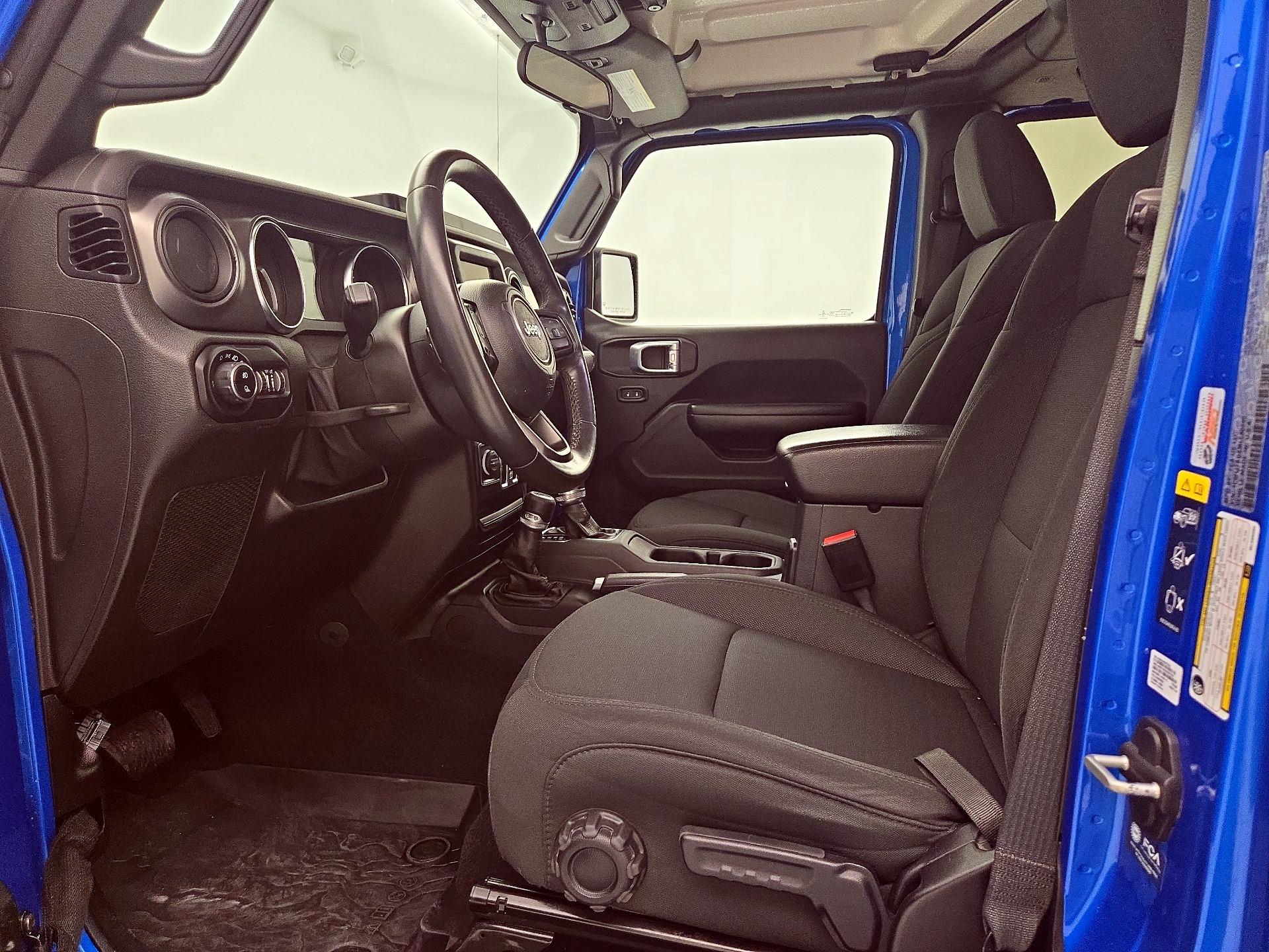 Thumbnail: 2021 Jeep Gladiator - 11