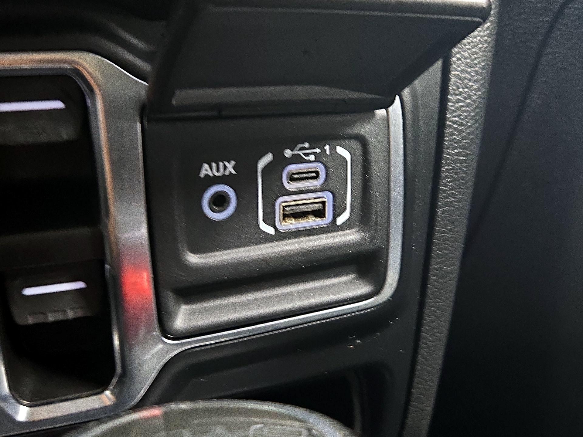 Thumbnail: 2021 Jeep Gladiator - 18
