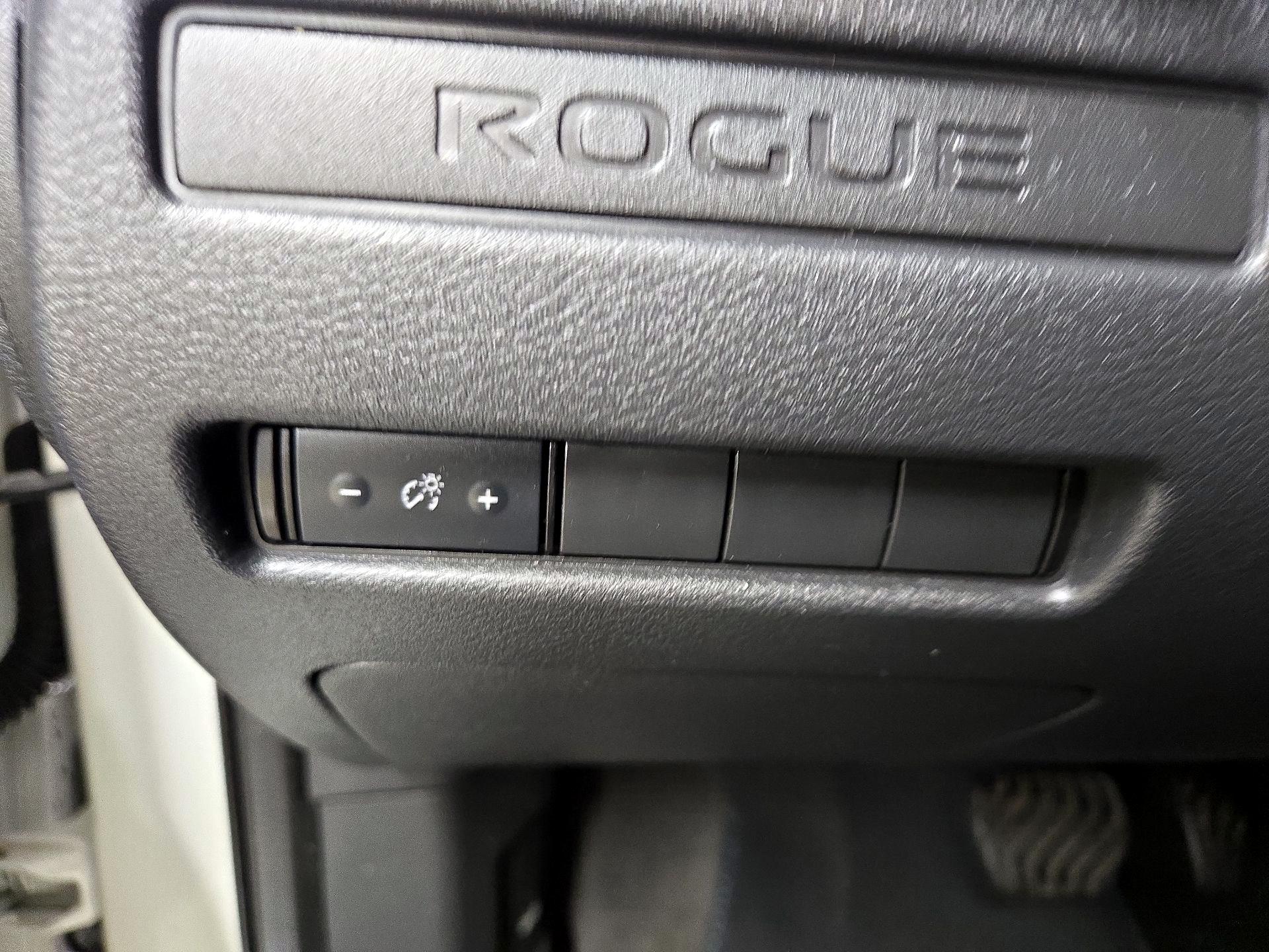 Thumbnail: 2022 Nissan Rogue - 13