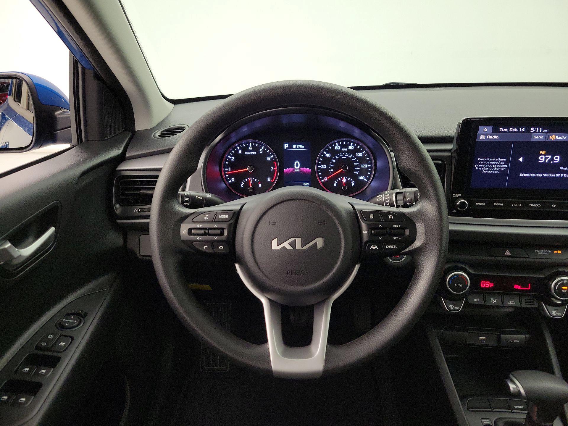Thumbnail: 2023 Kia Rio - 10