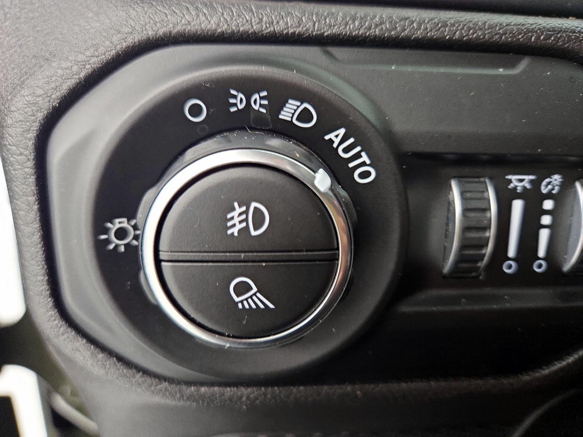 Thumbnail: 2021 Jeep Gladiator - 13