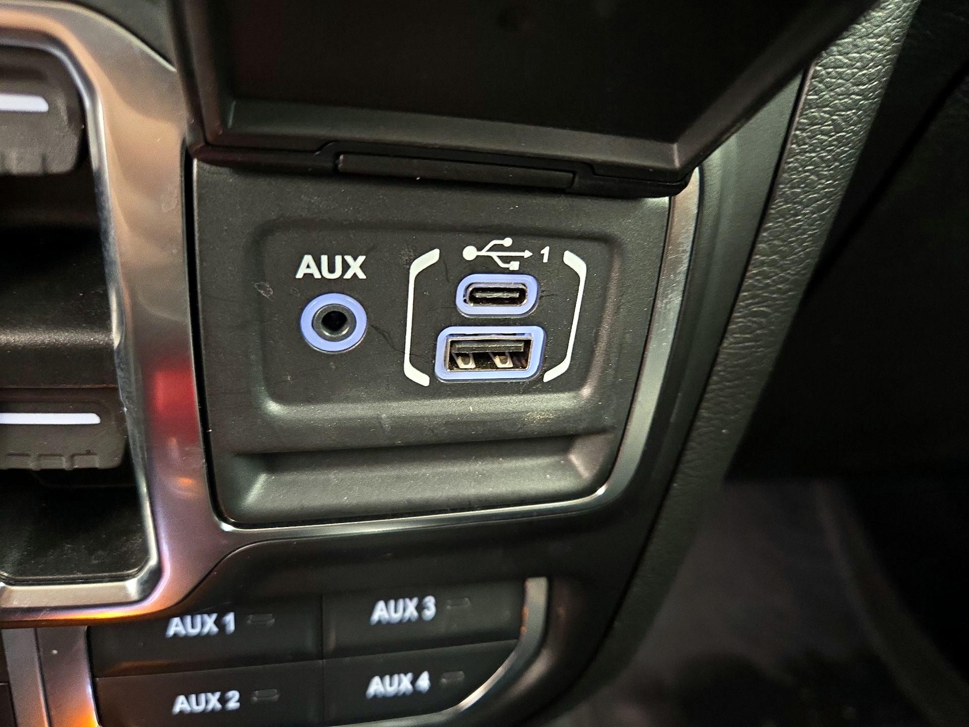 Thumbnail: 2021 Jeep Gladiator - 18