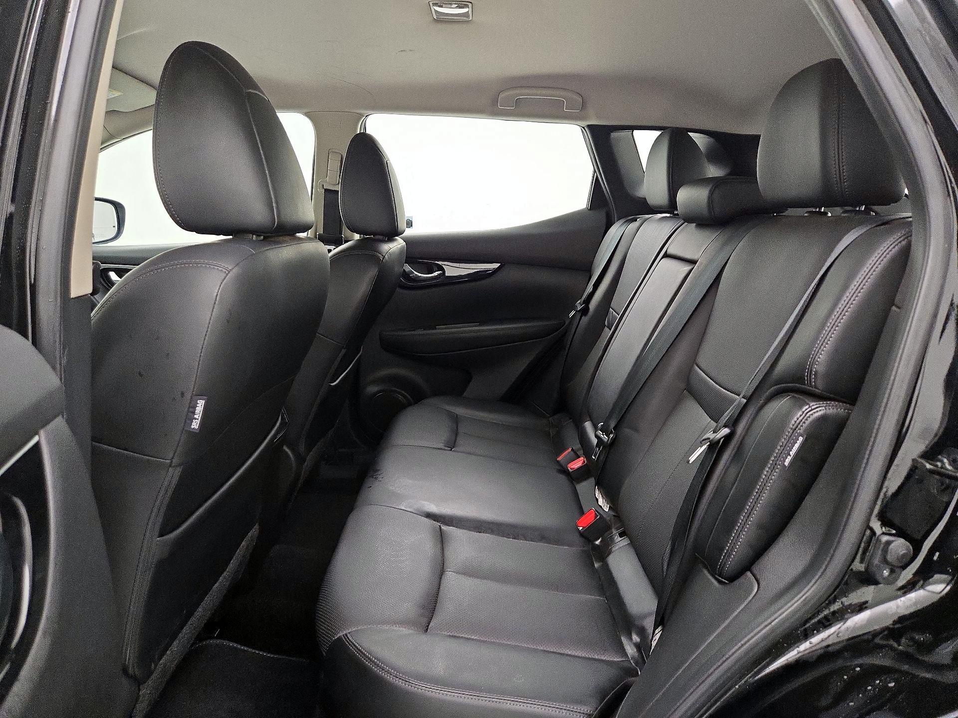 Thumbnail: 2022 Nissan Rogue Sport - 20