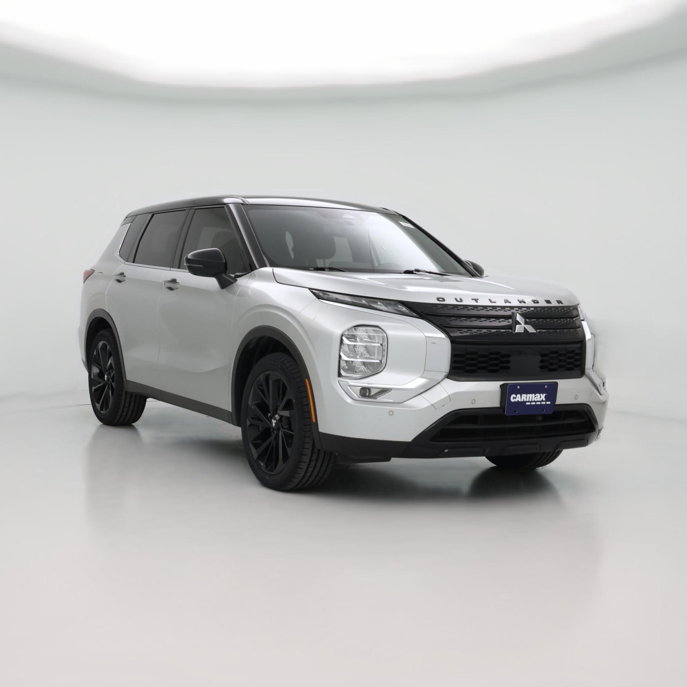 Thumbnail: 2023 Mitsubishi Outlander - 1