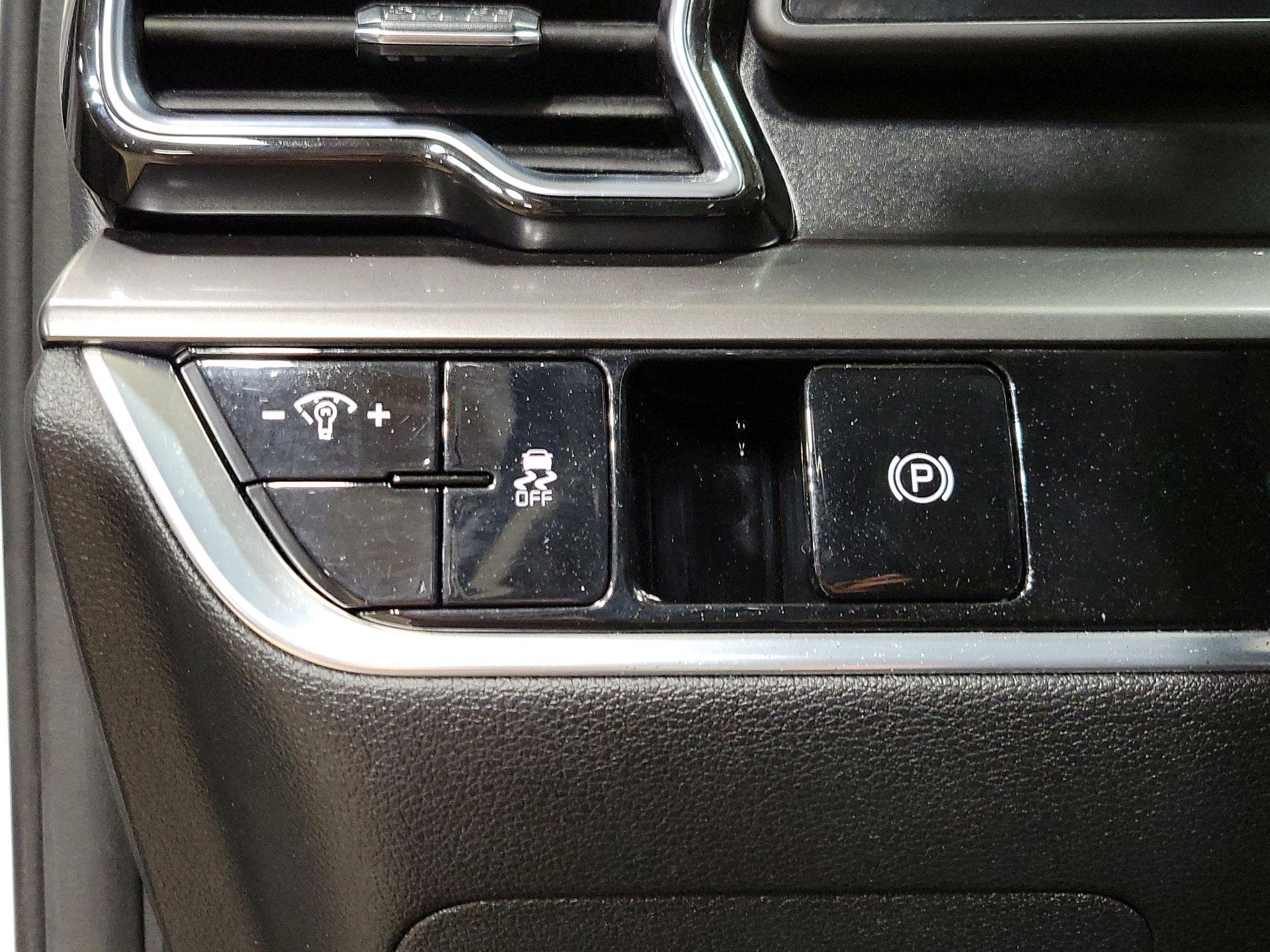 Thumbnail: 2023 Kia Sportage - 13