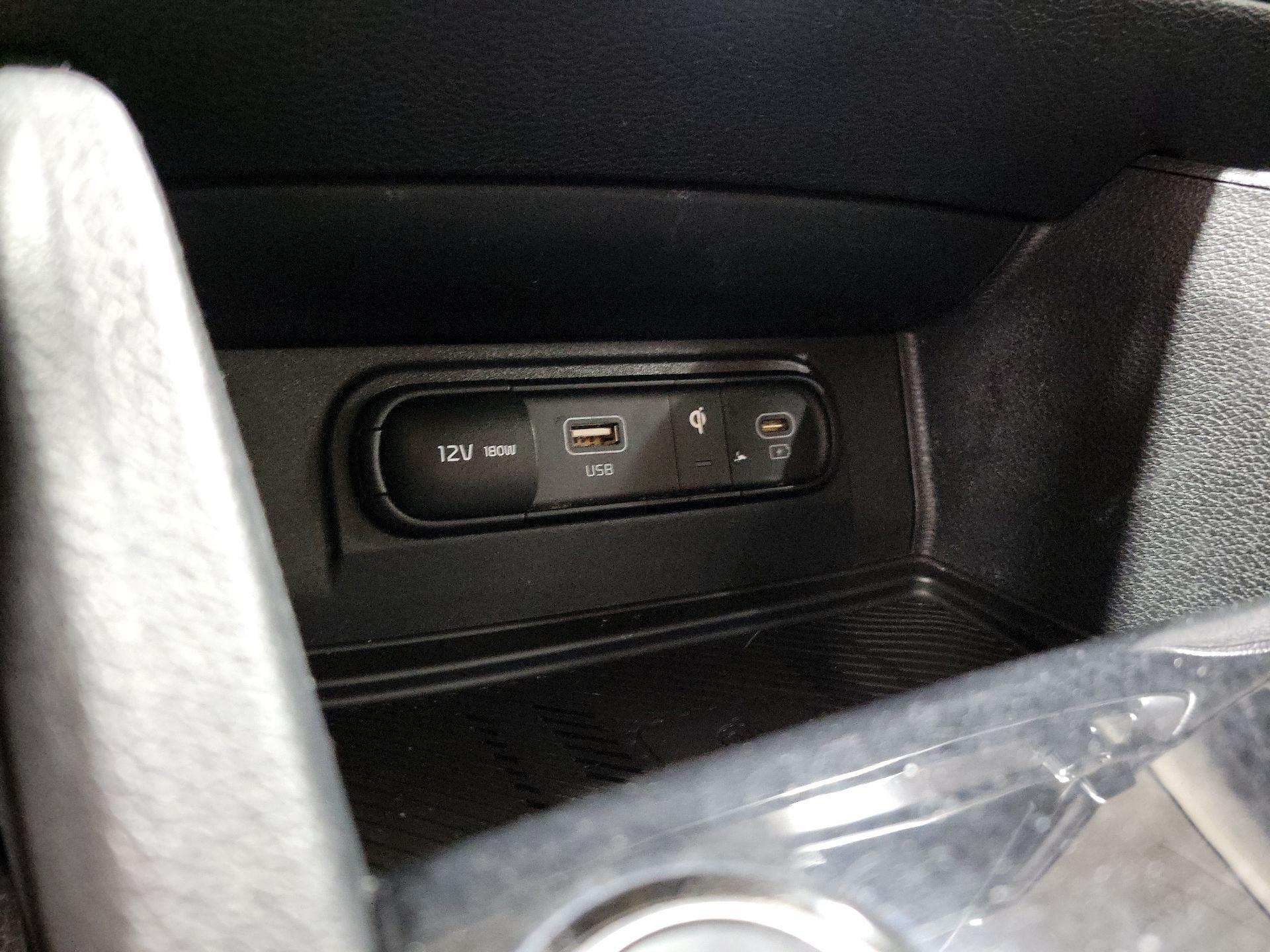 Thumbnail: 2023 Kia Sportage - 18