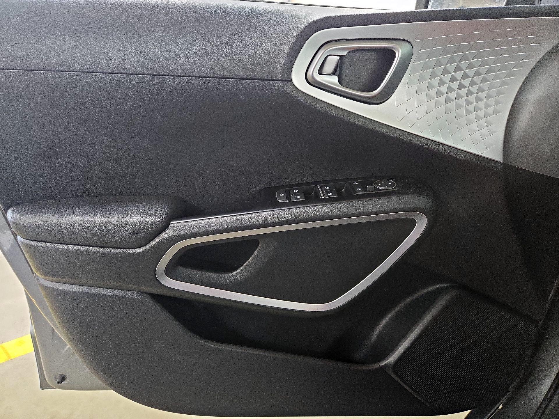 Thumbnail: 2023 Kia Soul - 12