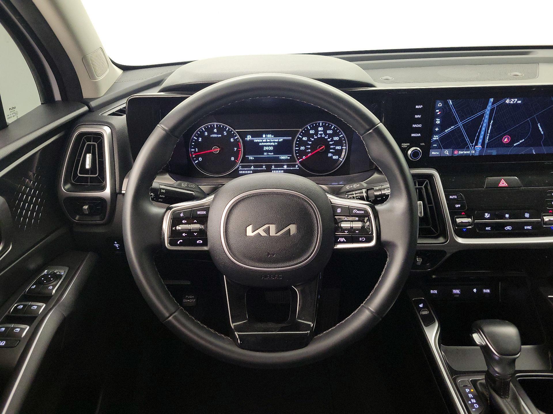 Thumbnail: 2023 Kia Sorento - 10