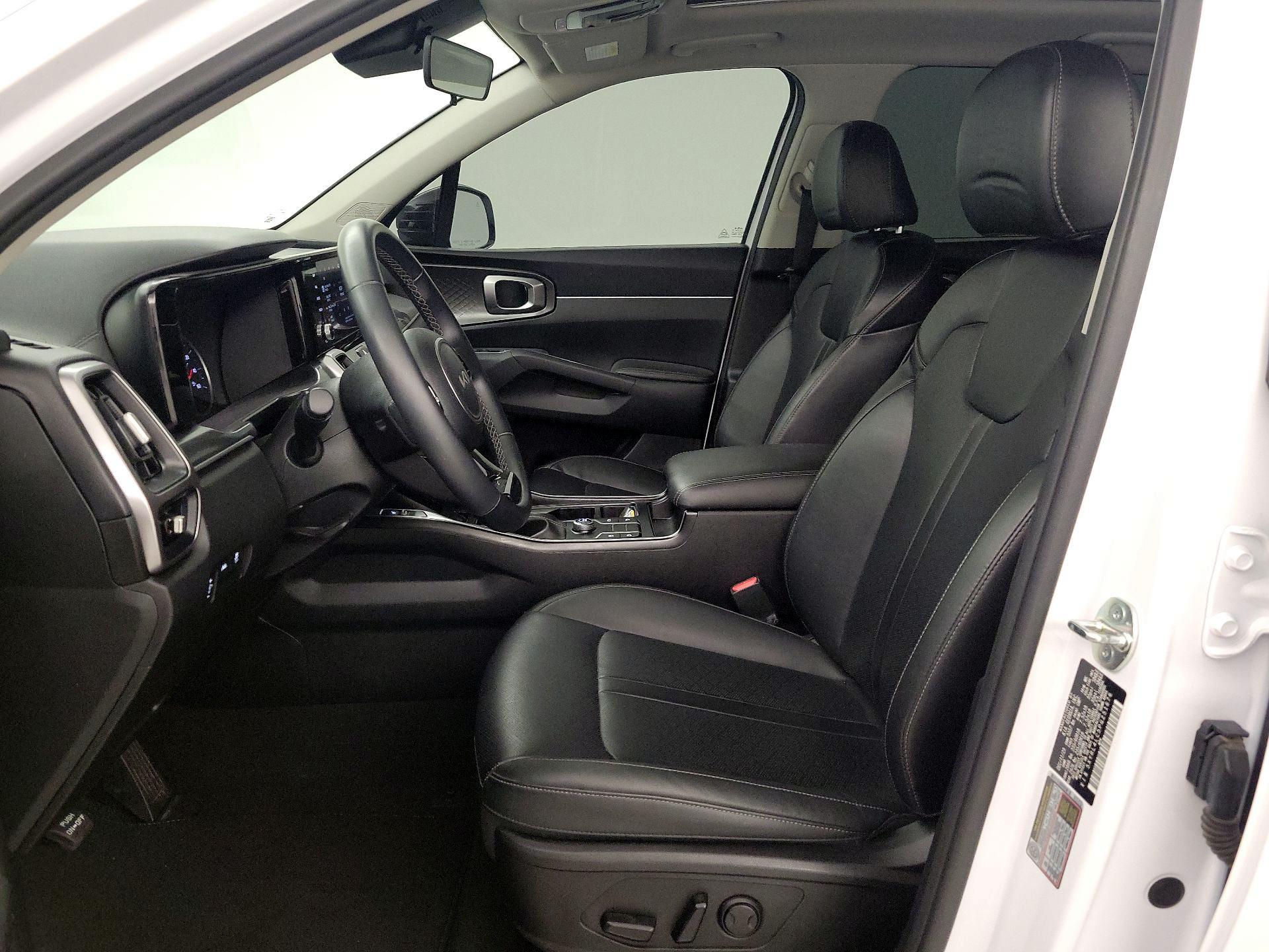 Thumbnail: 2023 Kia Sorento - 11