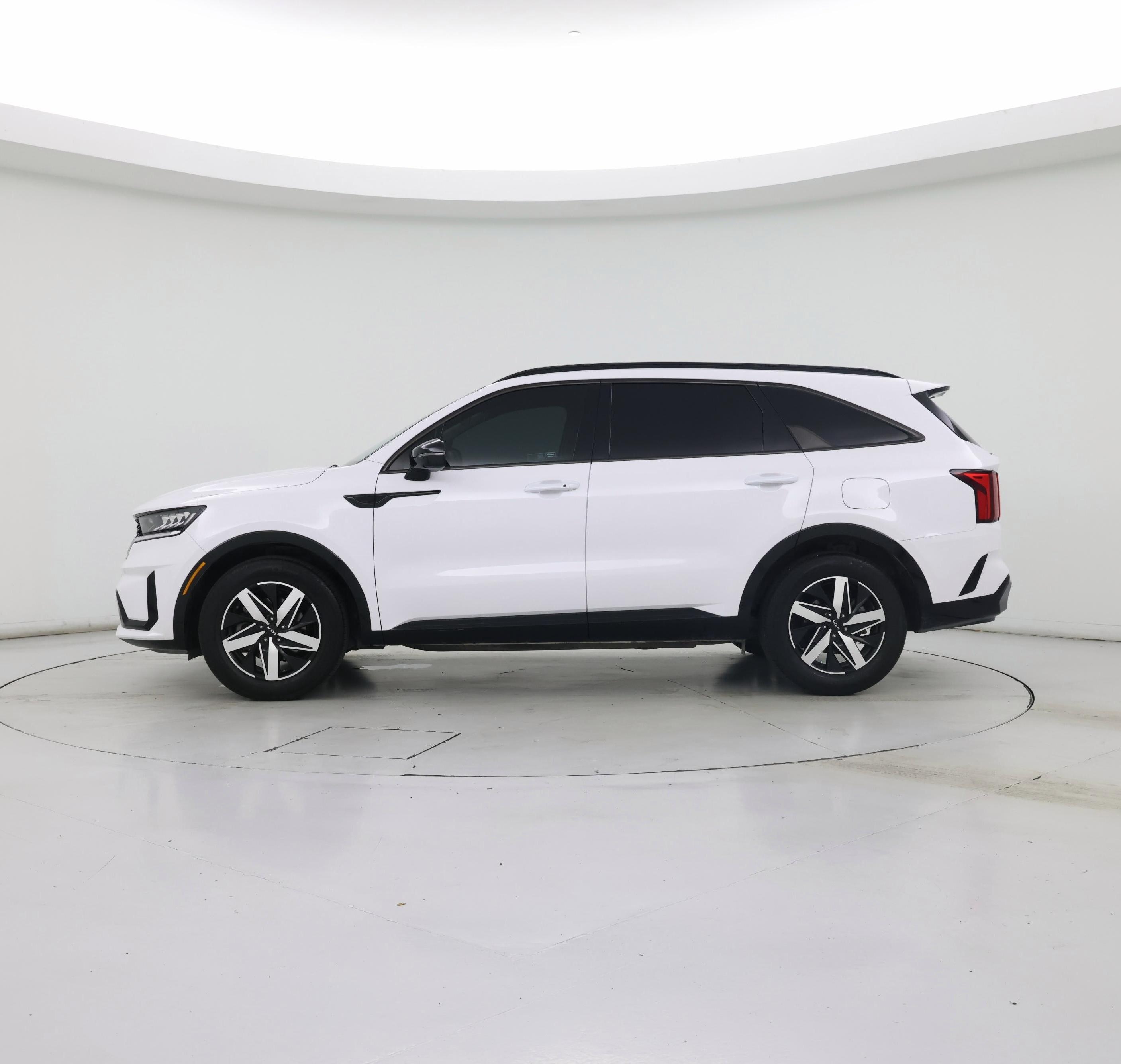 Thumbnail: 2023 Kia Sorento - 3