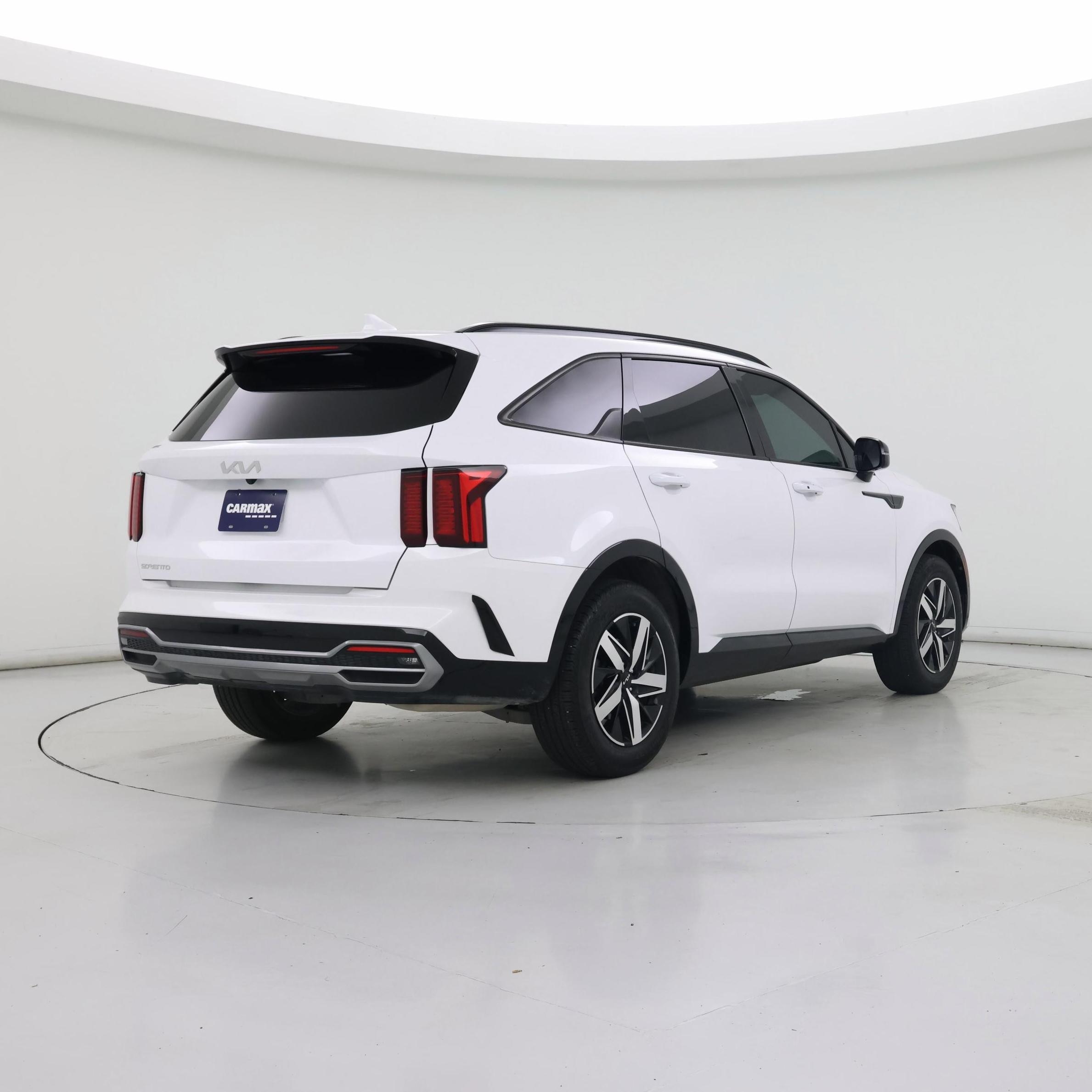 Thumbnail: 2023 Kia Sorento - 8