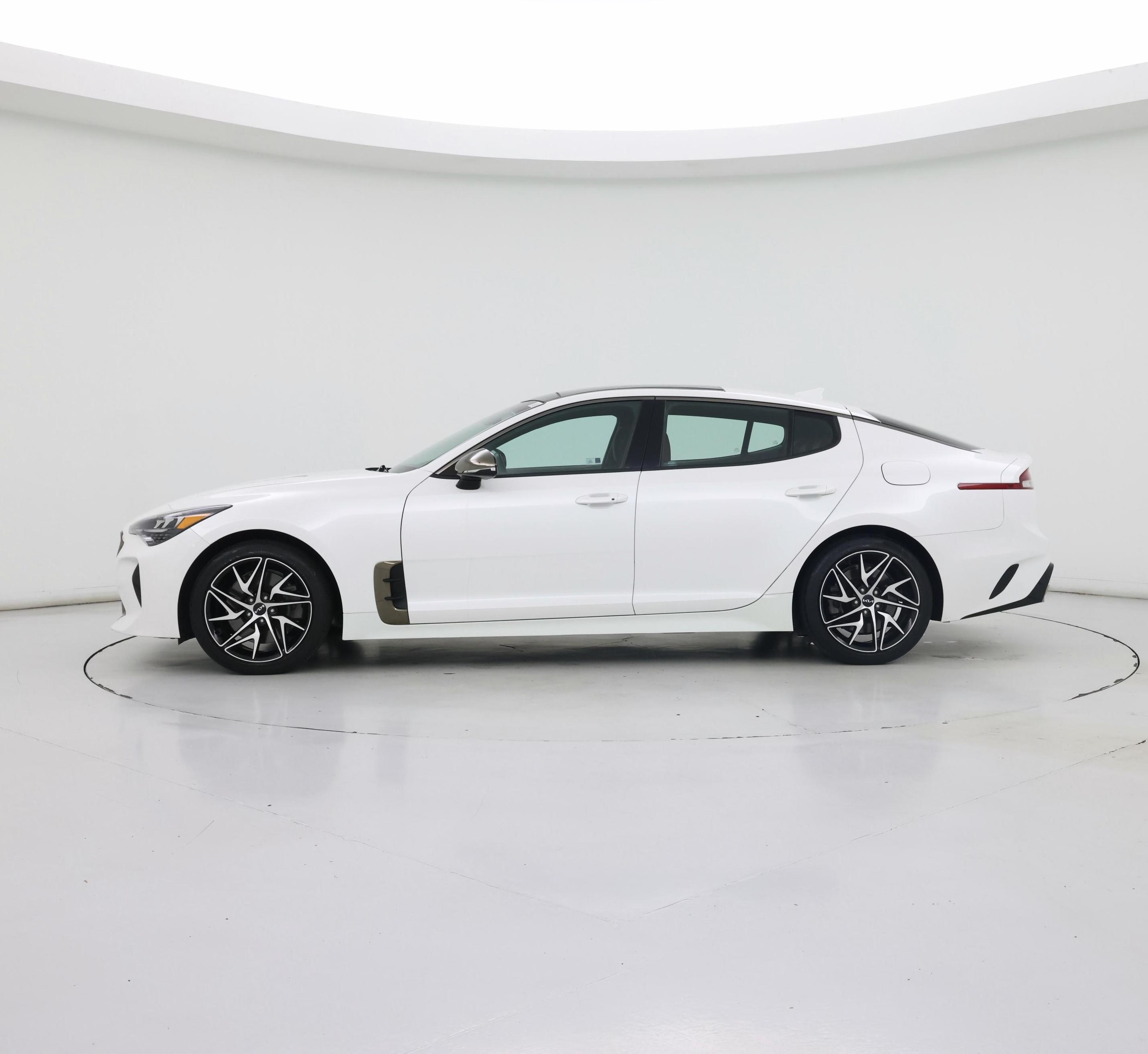 Thumbnail: 2023 Kia Stinger - 3